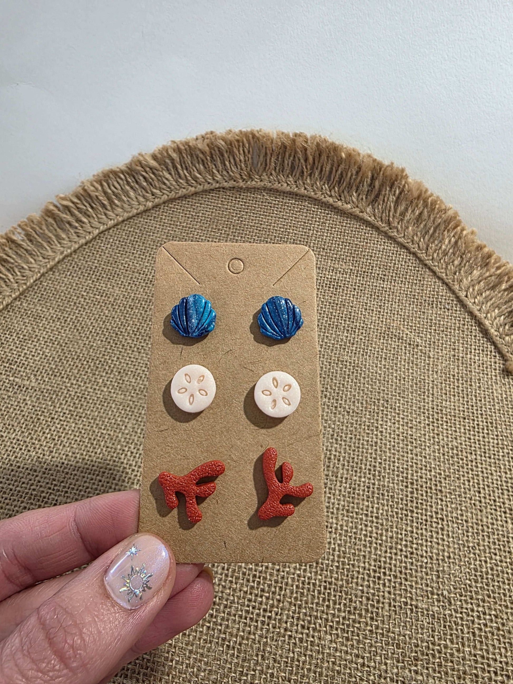 Boucles d'oreilles trio de puces "Murmures de l'Océan" en argile polymère - Collection "Sous l'Océan" été 2025