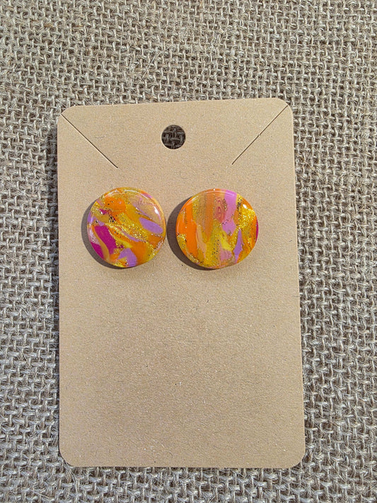 Maginfiques boucles d'oreilles puce ronde "Simone", teinte "Sunset" en argile polymère, collection Sol, été 25