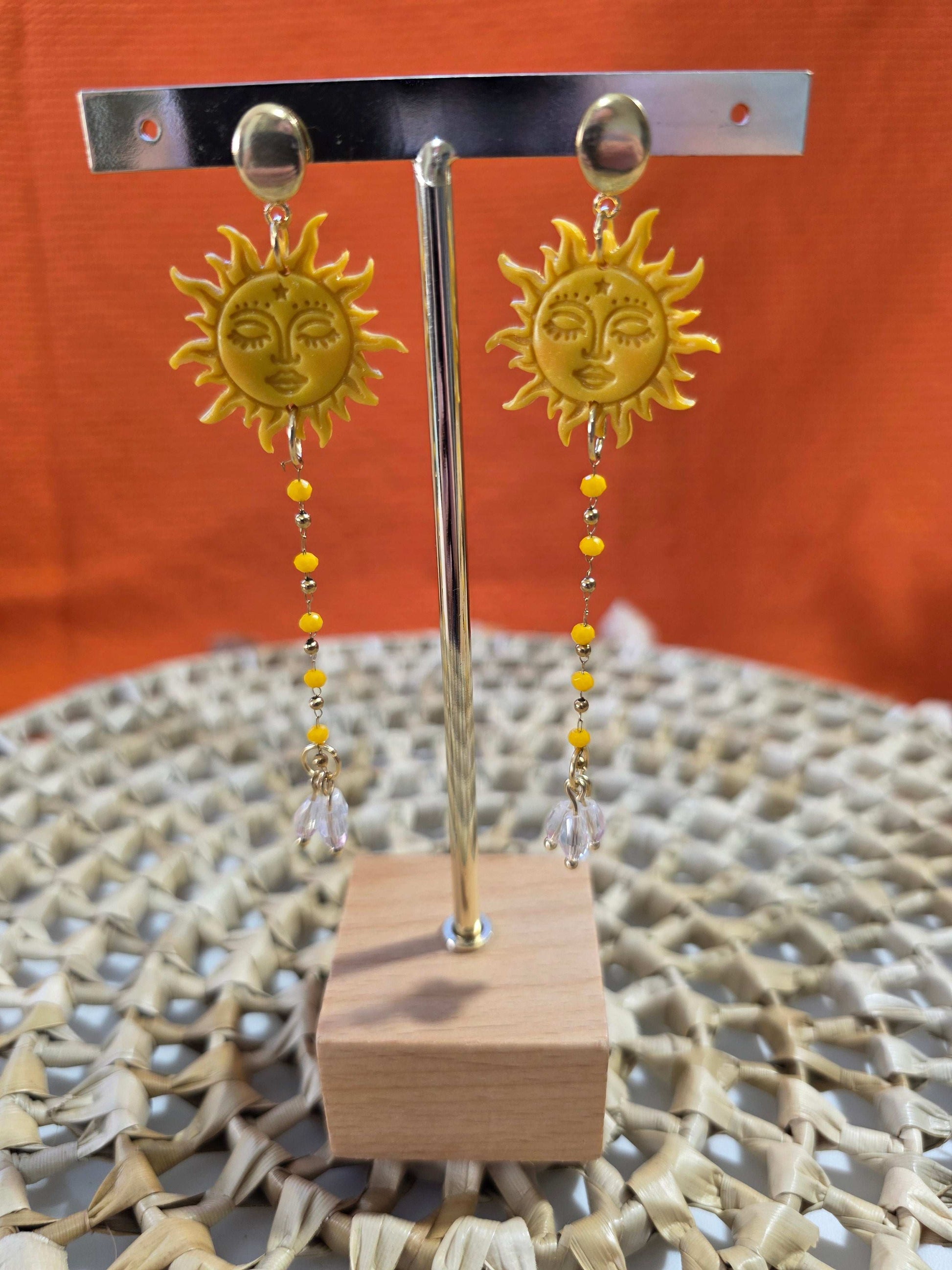 Portant boucles d'oreilles puces en argile polymère “Héliade” - collection Sol - été 2025