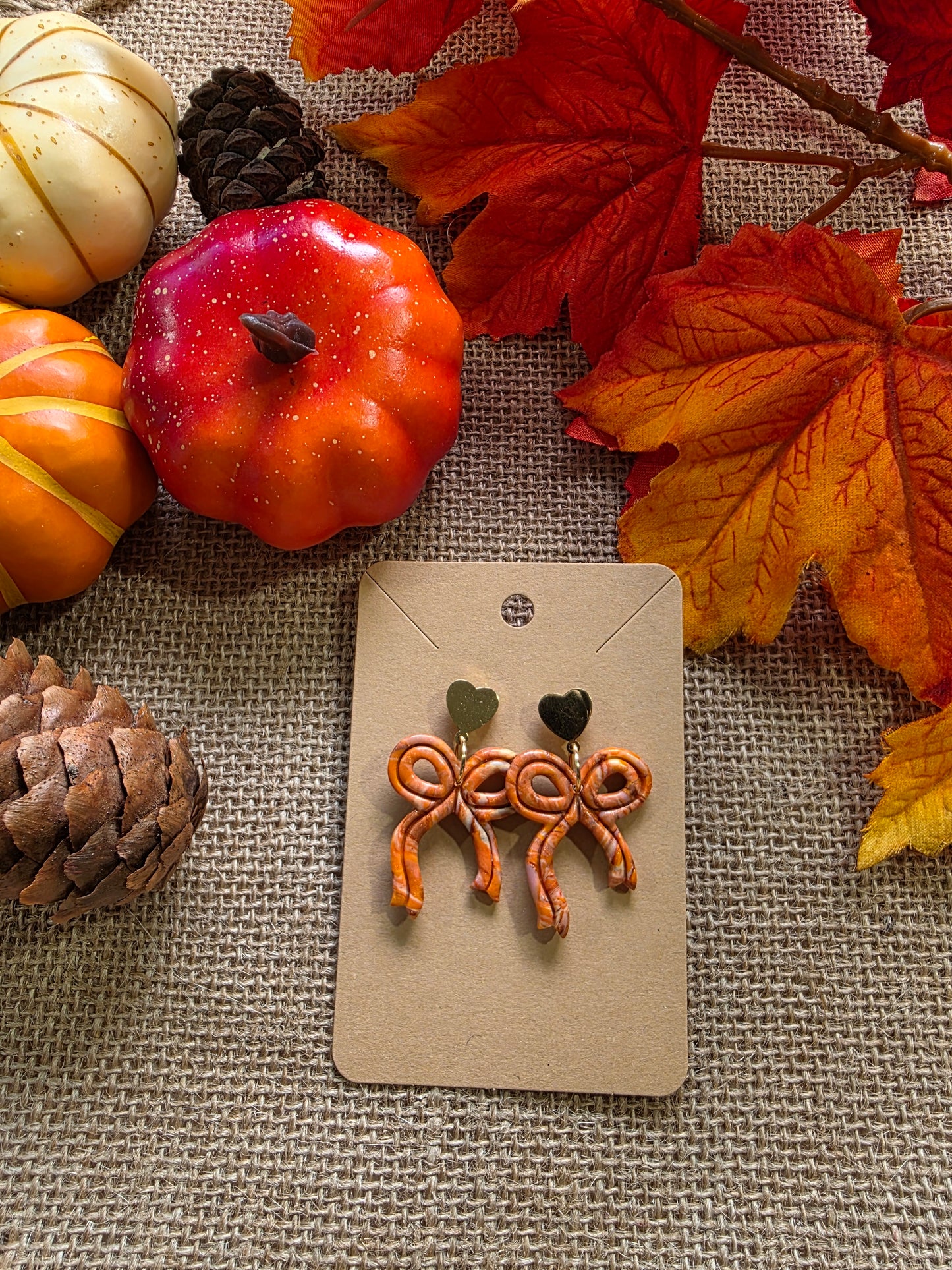 Boucles d'oreilles en argile polymère collection ESPRIT D'AUTOMNE modèle Nœud d'automne - collection automne