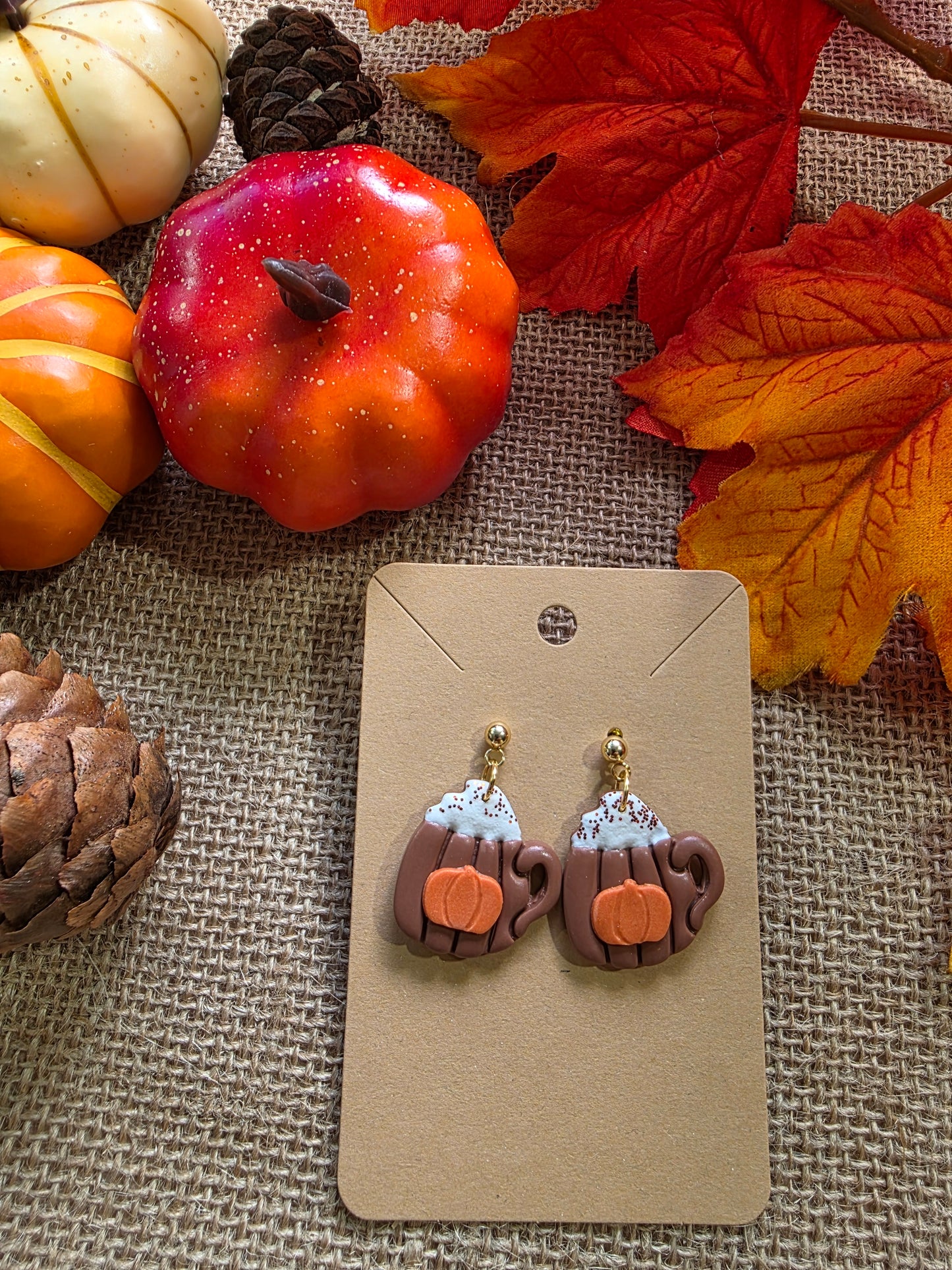 Boucles d'oreilles en argile polymère collection ESPRIT D'AUTOMNE modèle Mug d'automne - collection automne