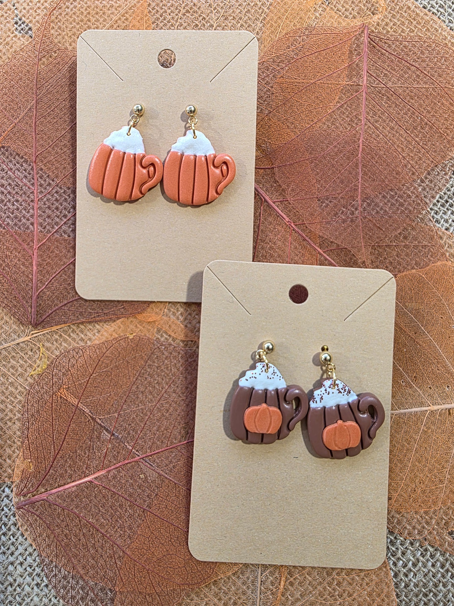 Boucles d'oreilles en argile polymère collection ESPRIT D'AUTOMNE modèle Mug d'automne - collection automne