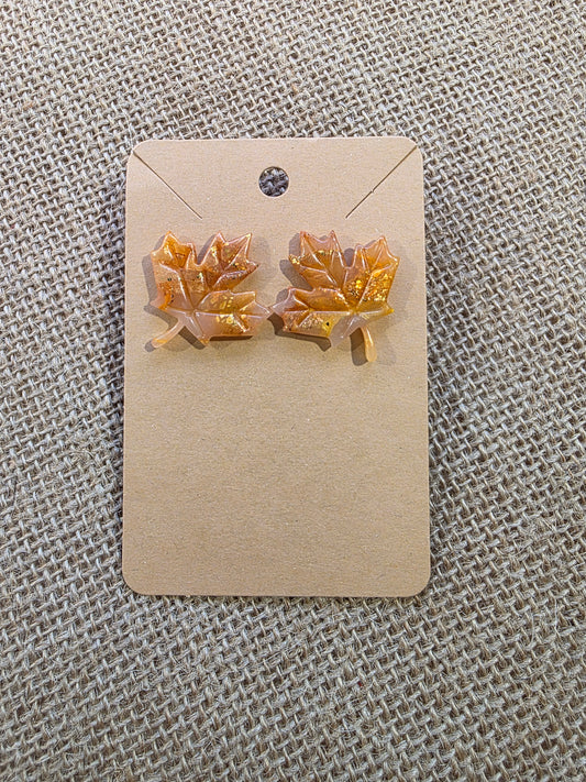 Boucles d'oreilles en argile polymère collection MAGIE DES BOIS modèle "Feuille d'Or" - collection automne