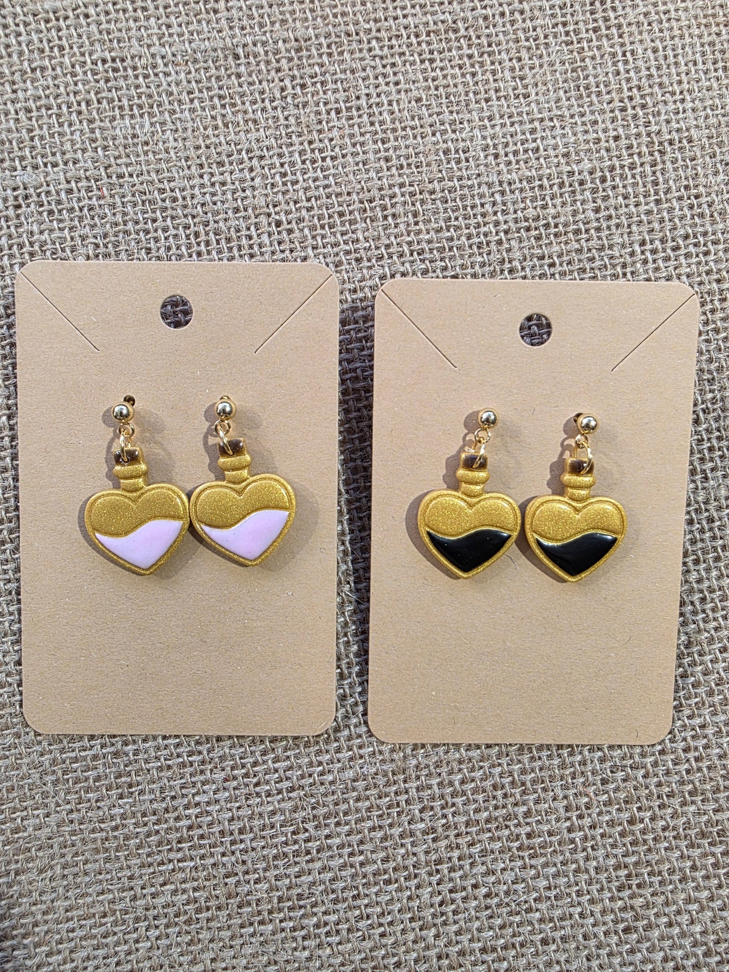 Boucles d'oreilles en argile polymère collection "BE SPOOKY" modèle "Potion d'Amour" - collection automne