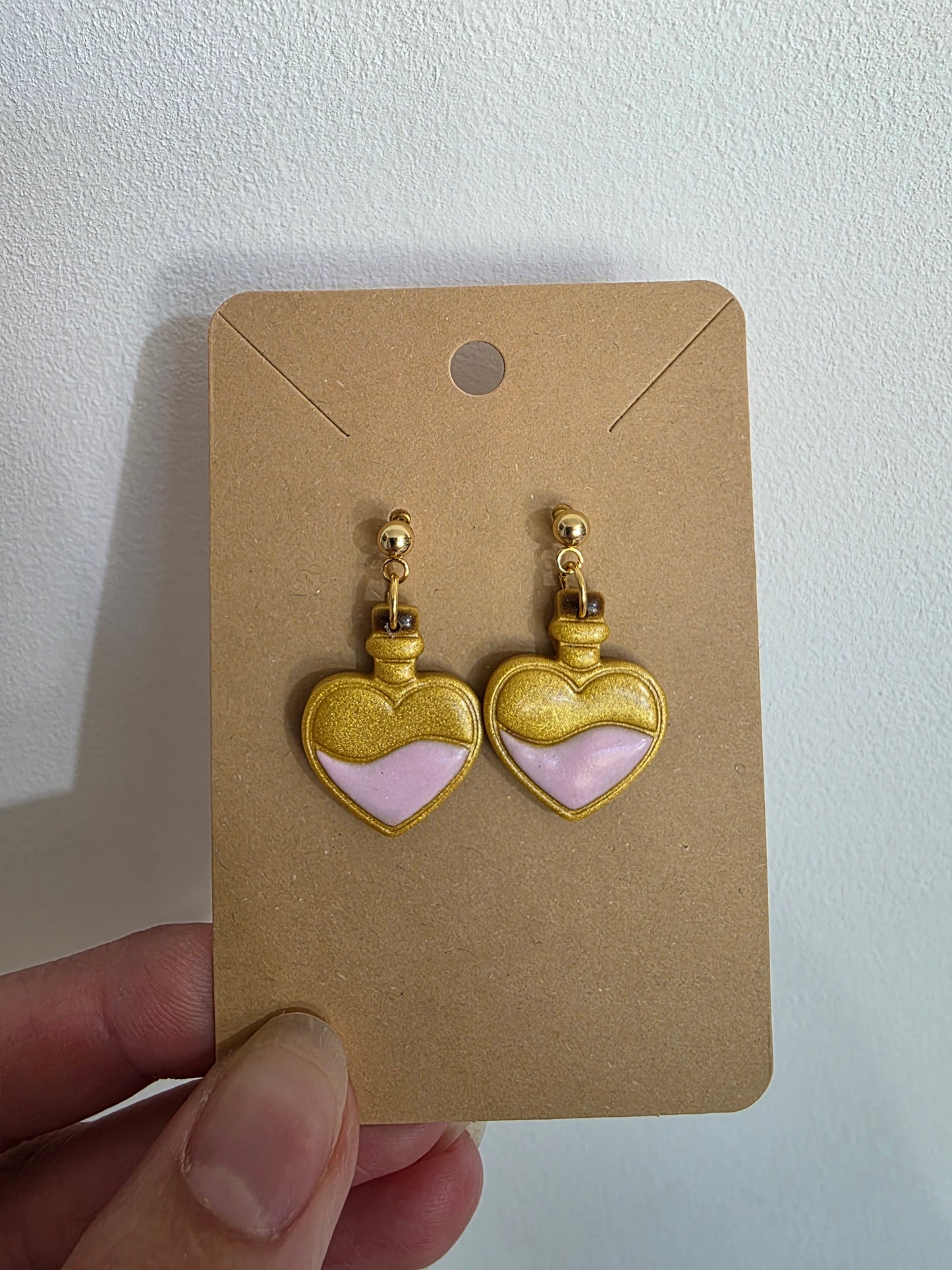 Boucles d'oreilles en argile polymère collection "BE SPOOKY" modèle "Potion d'Amour" - collection automne