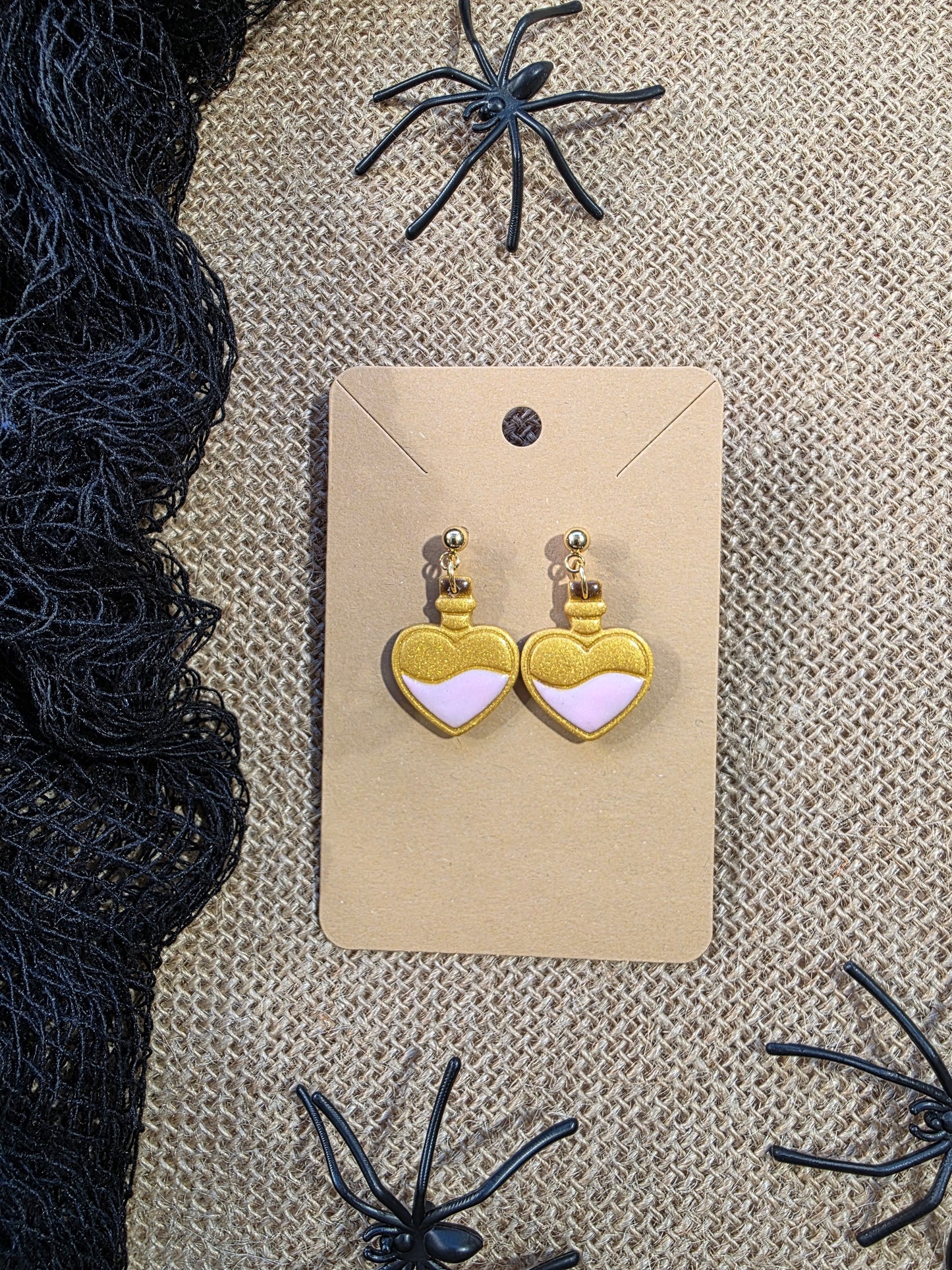 Boucles d'oreilles en argile polymère collection "BE SPOOKY" modèle "Potion d'Amour" - collection automne