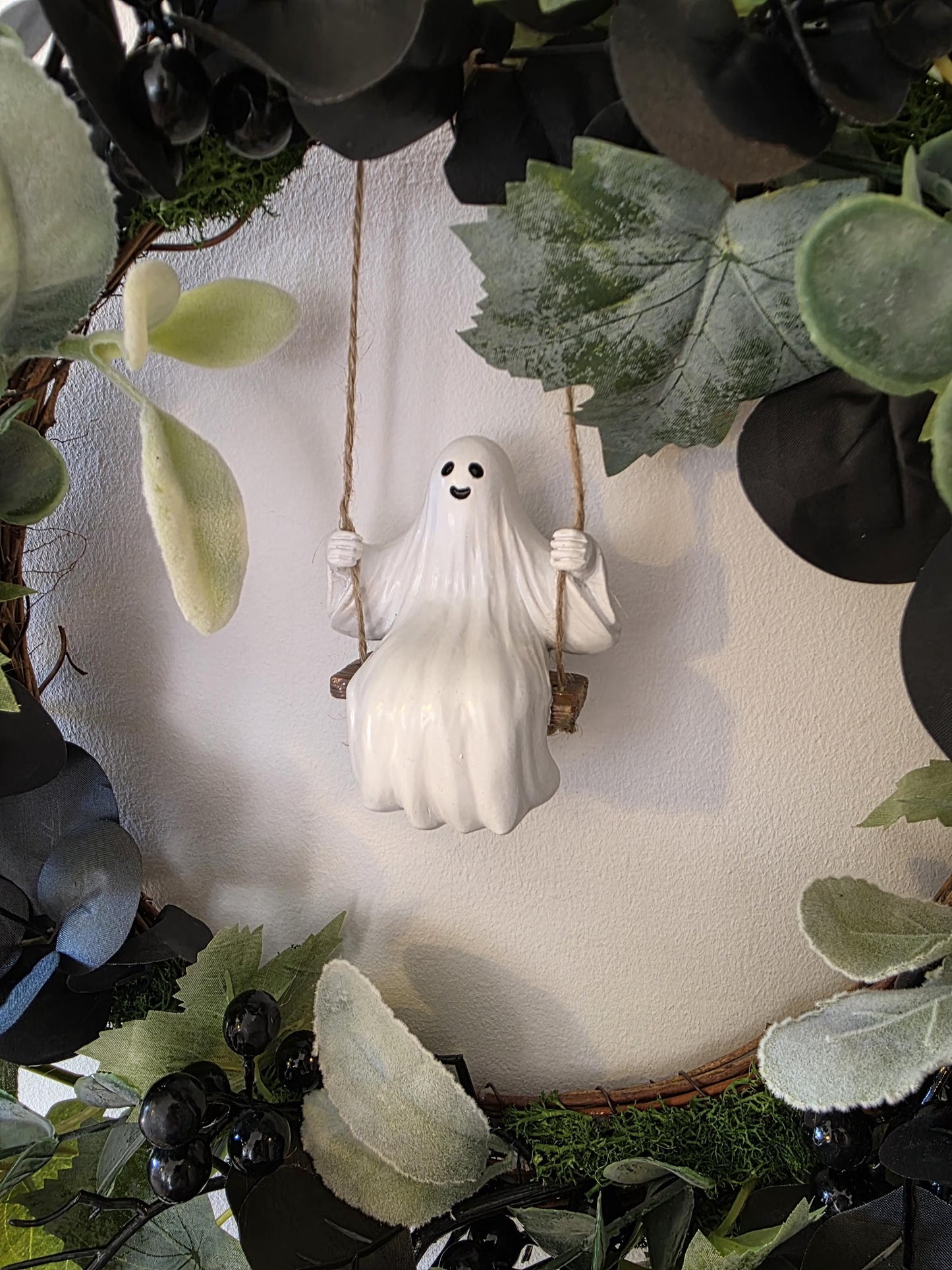 Couronne Halloween "Fantôme sur sa balançoire"