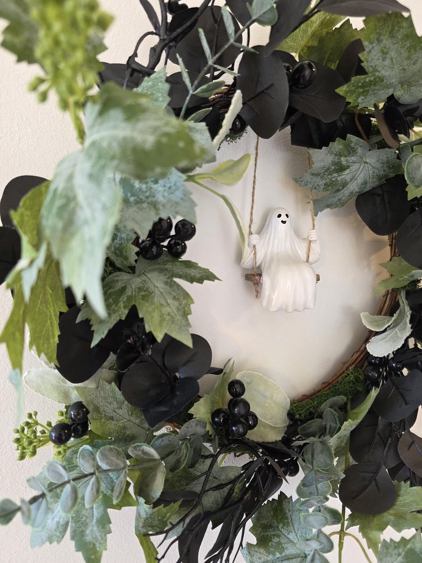 Couronne Halloween "Fantôme sur sa balançoire"