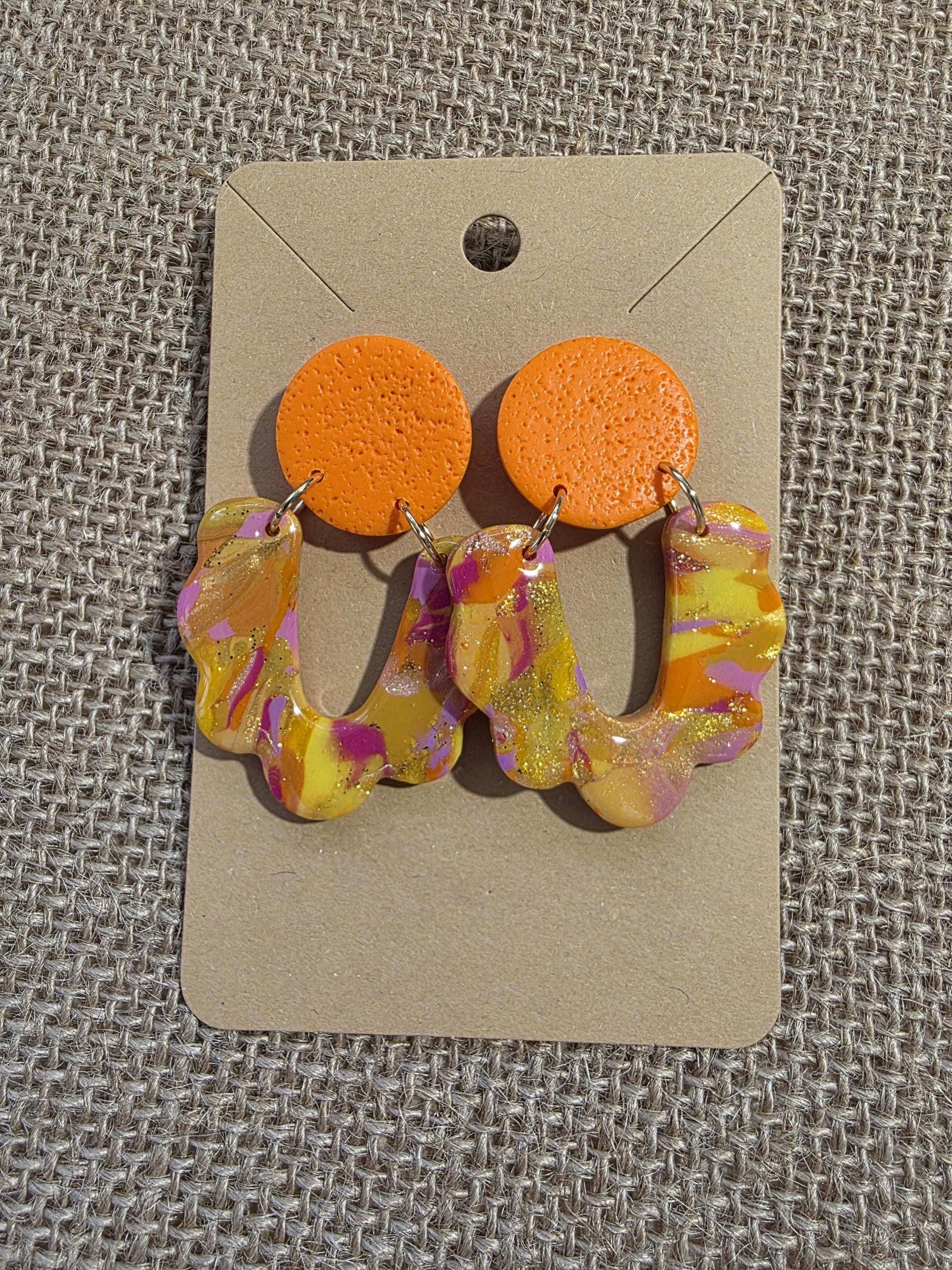 Boucles d'oreilles Glawdys, teinte "Sunset" en argile polymère, collection Sol, été 25