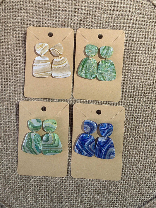 Boucles d'oreilles en argile polymère "Pierres d'Eau" modèle Henriette - collection été 2025