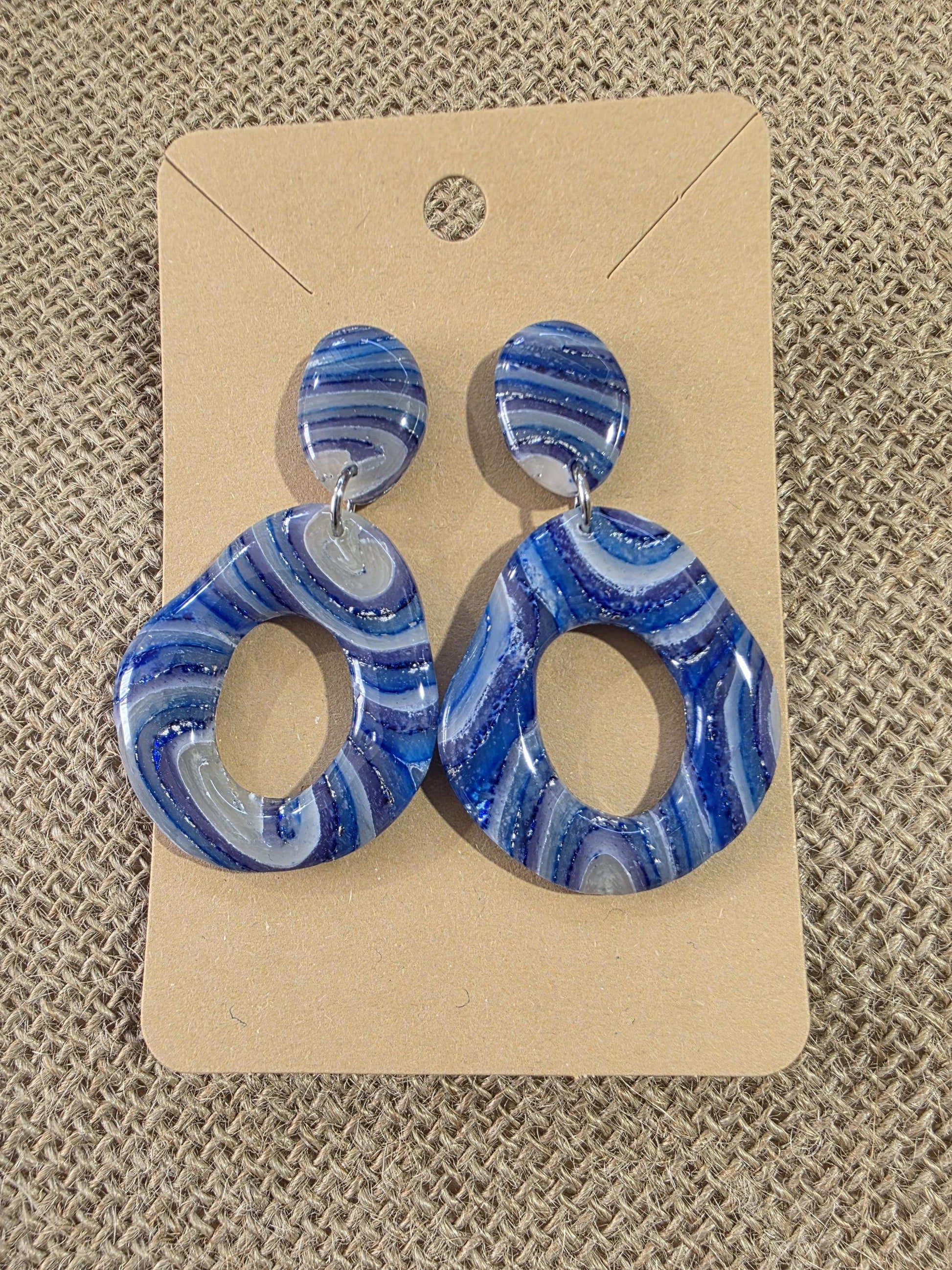 Boucles d'oreilles en argile polymère "Pierres d'Eau" modèle Ondine - collection été 2025