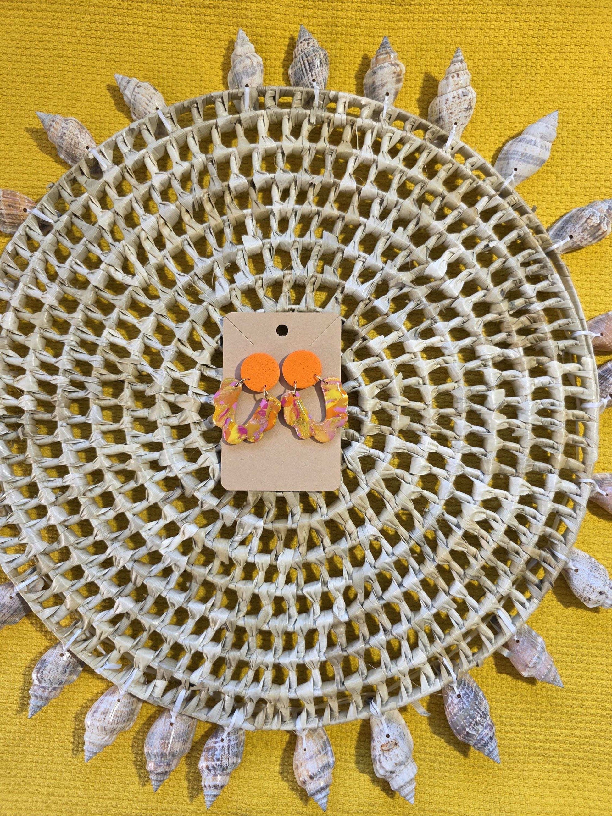 Boucles d'oreilles Glawdys, teinte "Sunset" en argile polymère, collection Sol, été 25