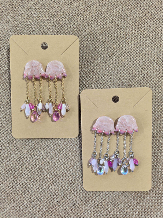 Boucle d'oreille Mélusine (méduse argile polymère transparente rose) Collection "Sous l'Océan" été 2025