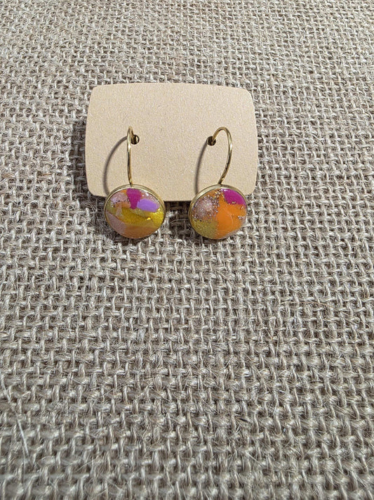 Boucles d'oreilles Emma, teinte "Sunset" en argile polymère, collection Sol, été 25