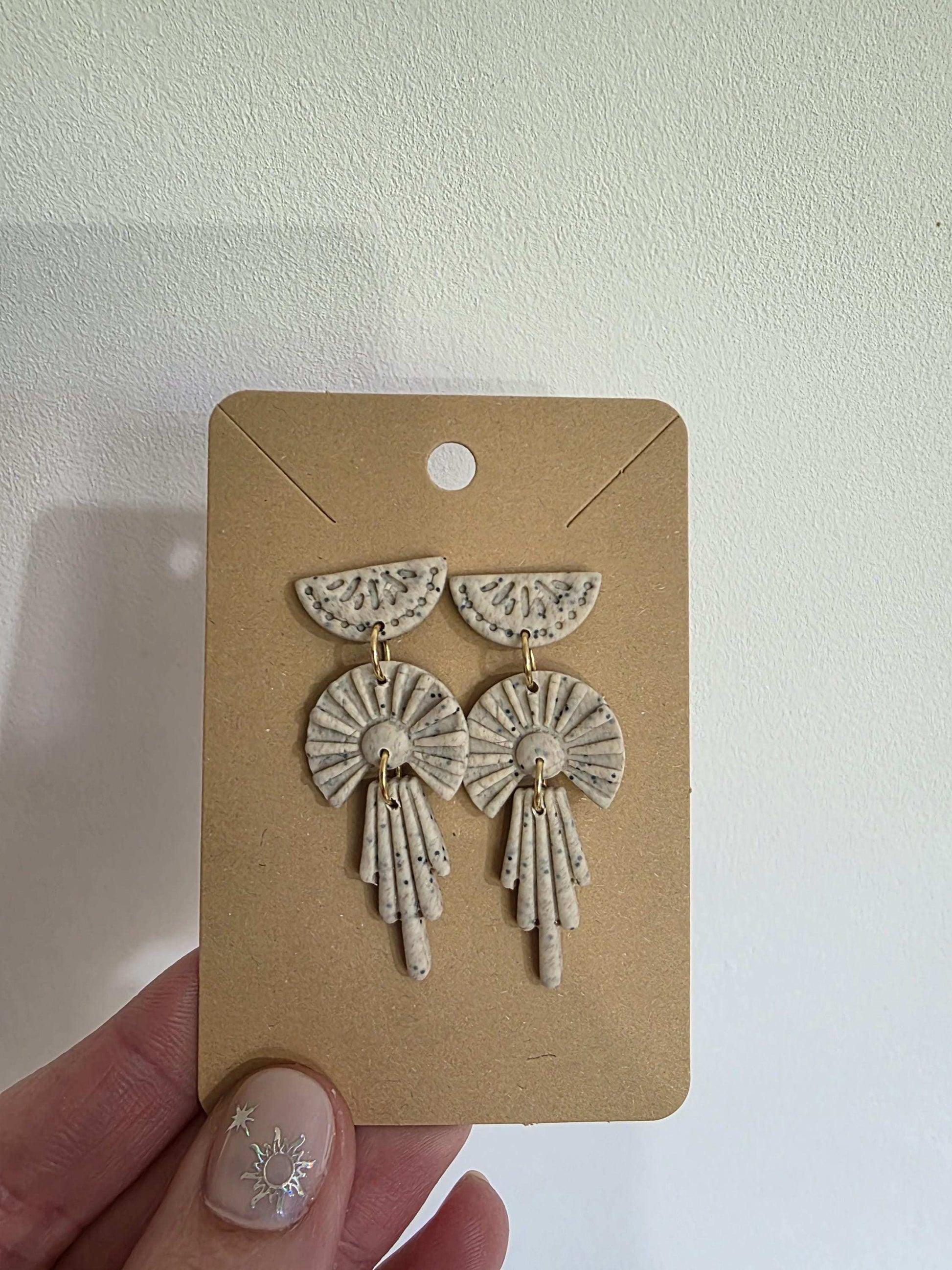 Boucles d'oreilles "Dakota" en argile polymère, collection "Bohemian Summer", été 25