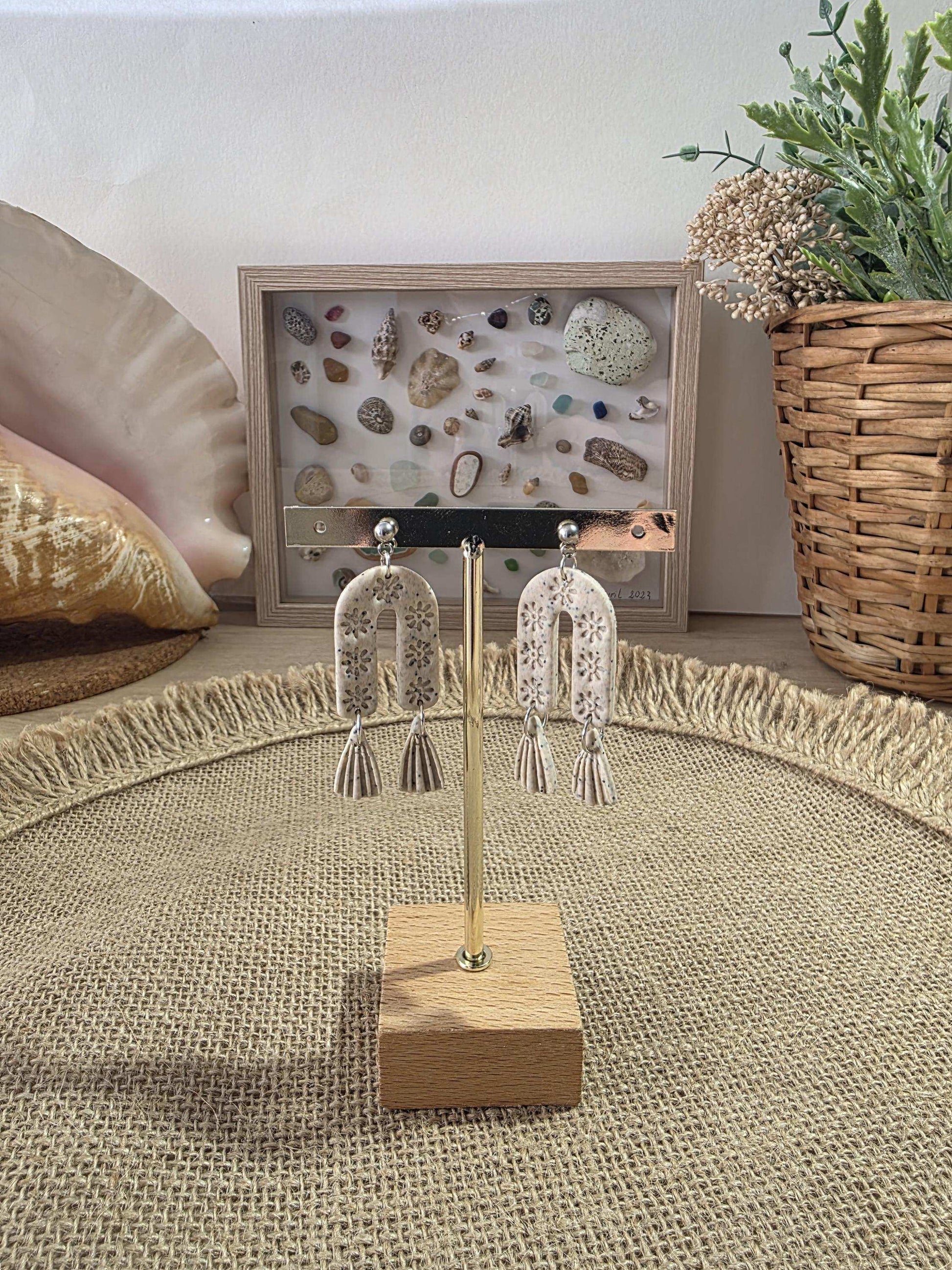 Boucles d'oreilles "Porte du soleil" en argile polymère, collection "Bohemian Summer", été 2025