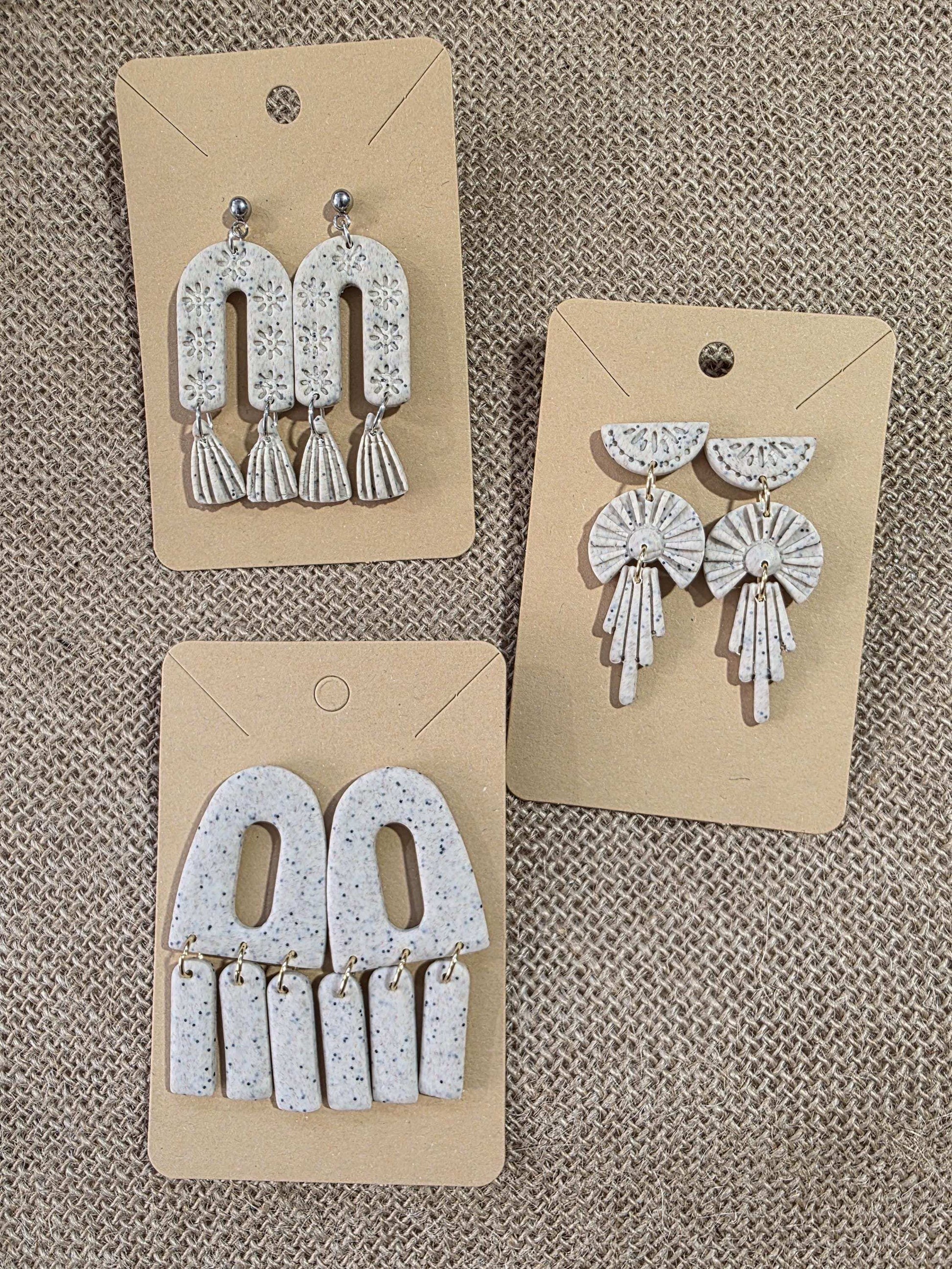 Boucles d'oreilles "Porte du soleil" en argile polymère, collection "Bohemian Summer", été 2025