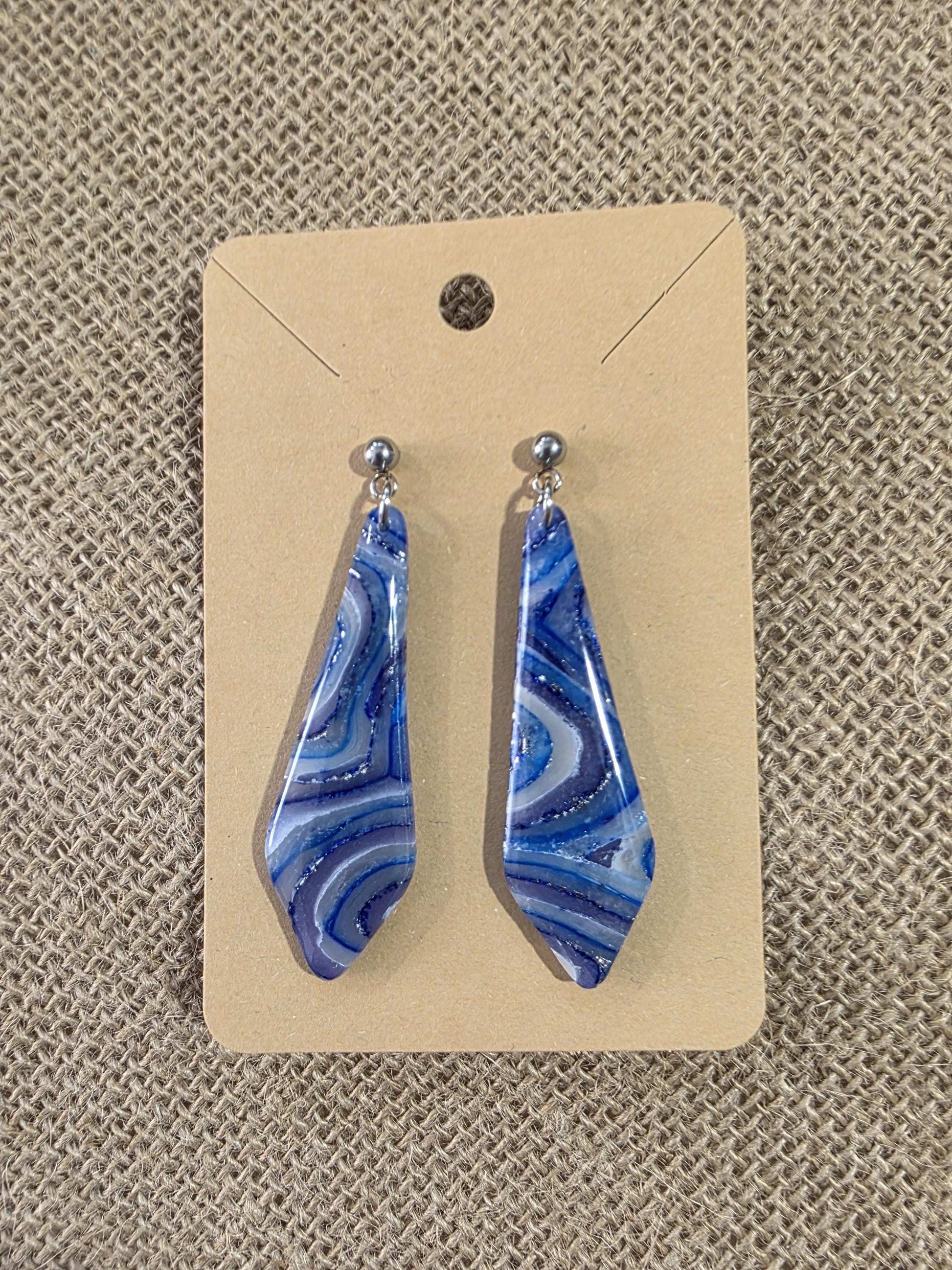 Boucles d'oreilles en argile polymère "Pierres d'Eau" modèle Amanda - collection été 2025