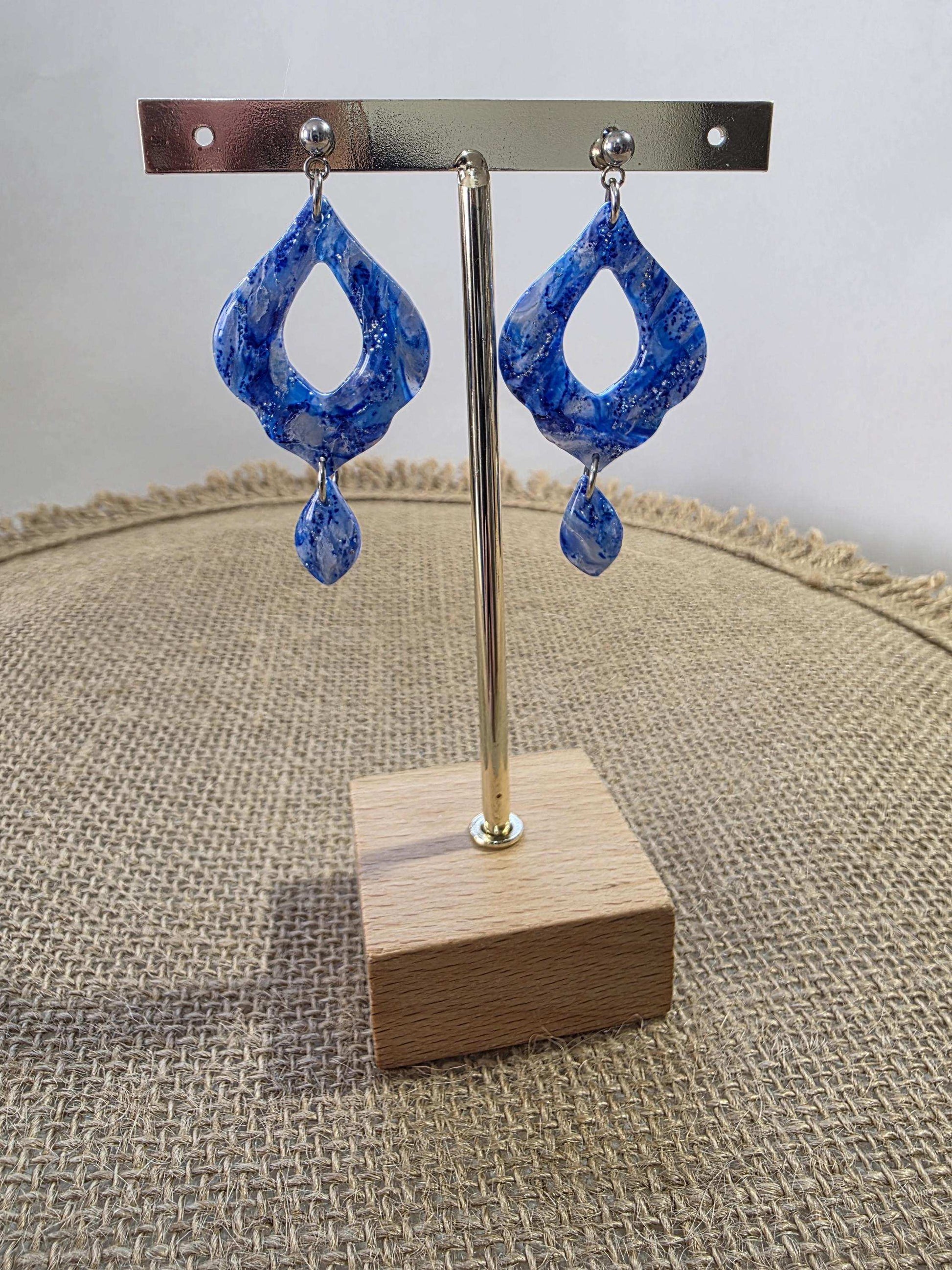 Boucles d'oreilles en argile polymère "Pierres d'Eau" modèle Jasmine - collection été 2025