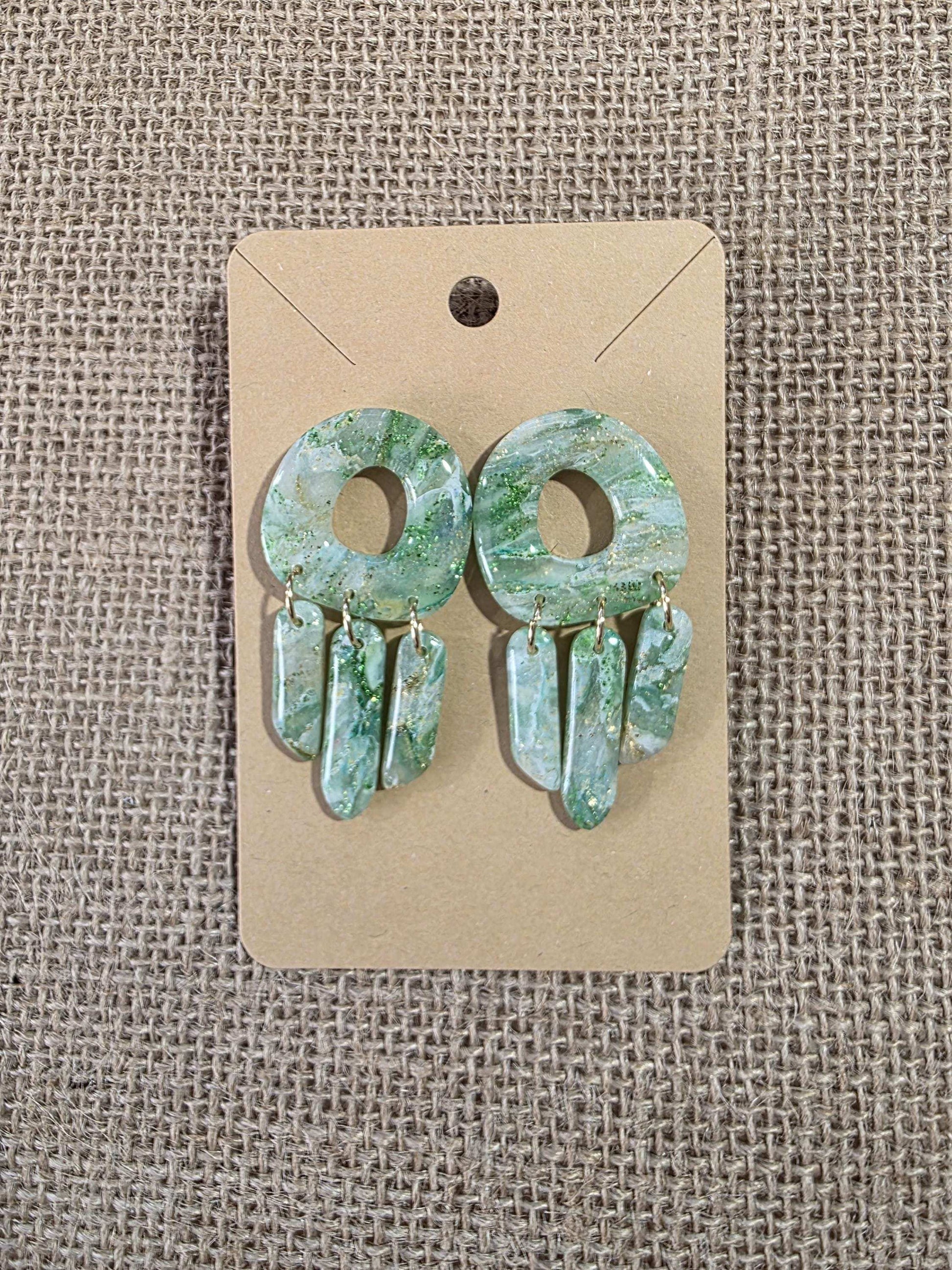 Boucles d'oreilles en argile polymère "Pierres d'Eau" modèle Médusa - collection été 2025