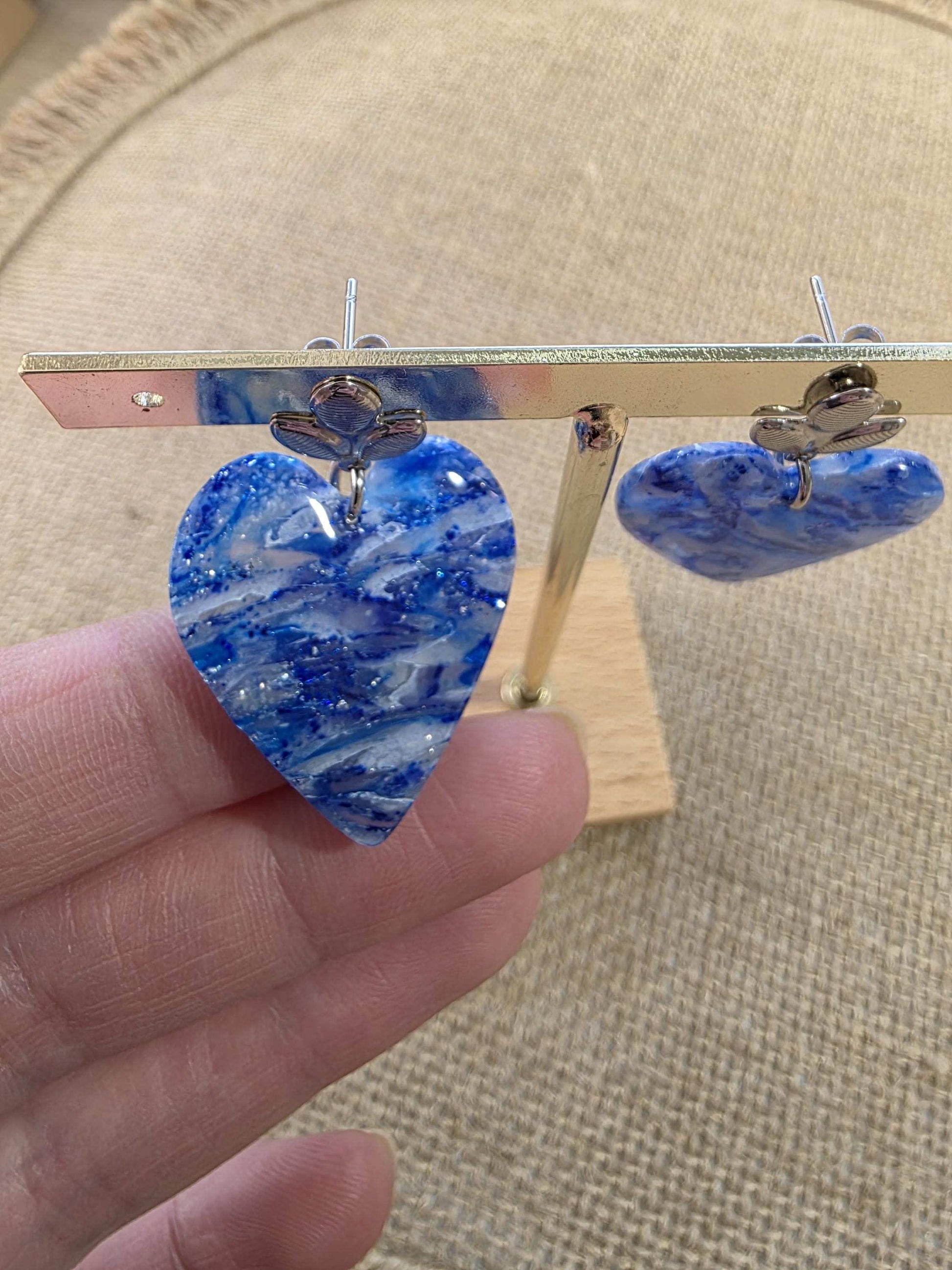 très jolies boucles d'oreilles en argile polymère "Pierres d'Eau" modèle Valentine, version 2 - collection été 2025