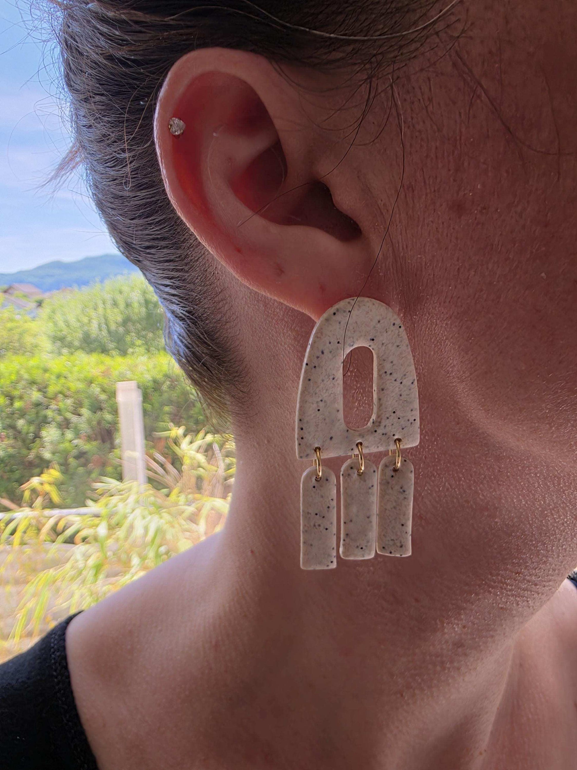 Boucles d'oreilles "Méduse Bohème" en argile polymère, collection "Bohemian Summer", été 25