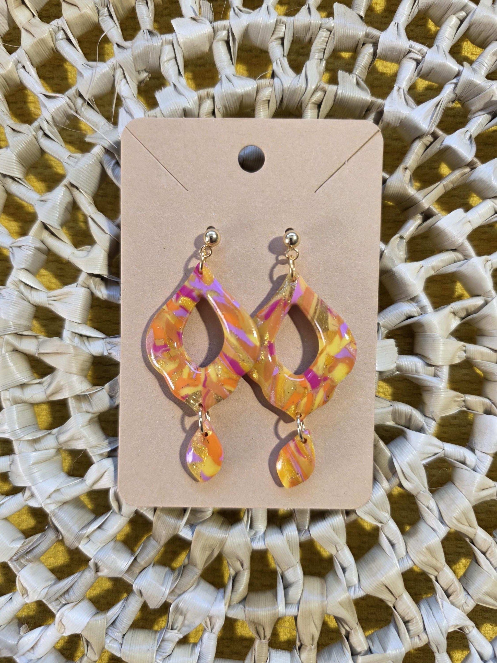 Boucles d'oreilles Jasmine, teinte "Sunset" en argile polymère, collection Sol, été 25