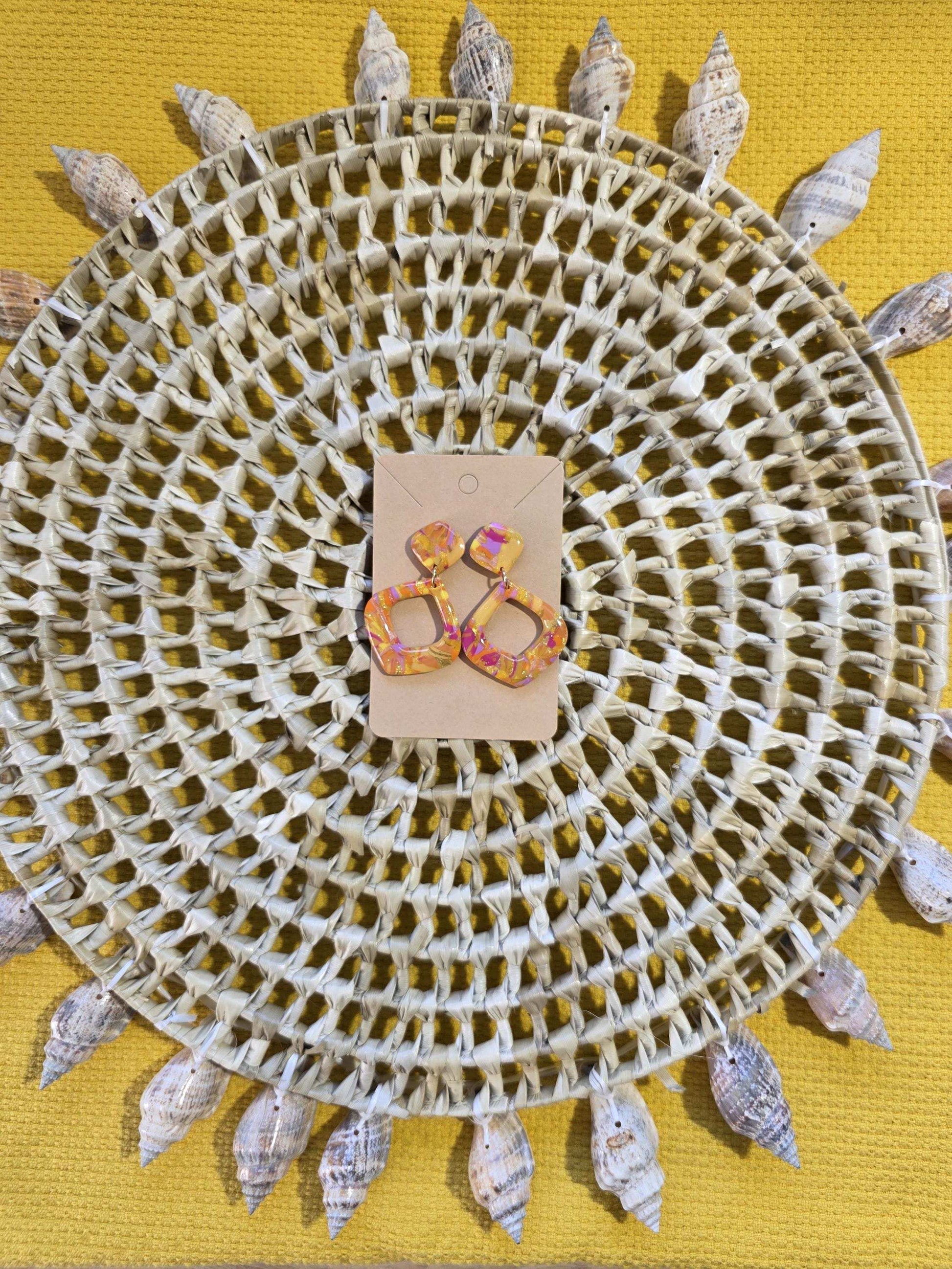 Boucles d'oreilles Janis, teinte "Sunset" en argile polymère, collection Sol, été 25