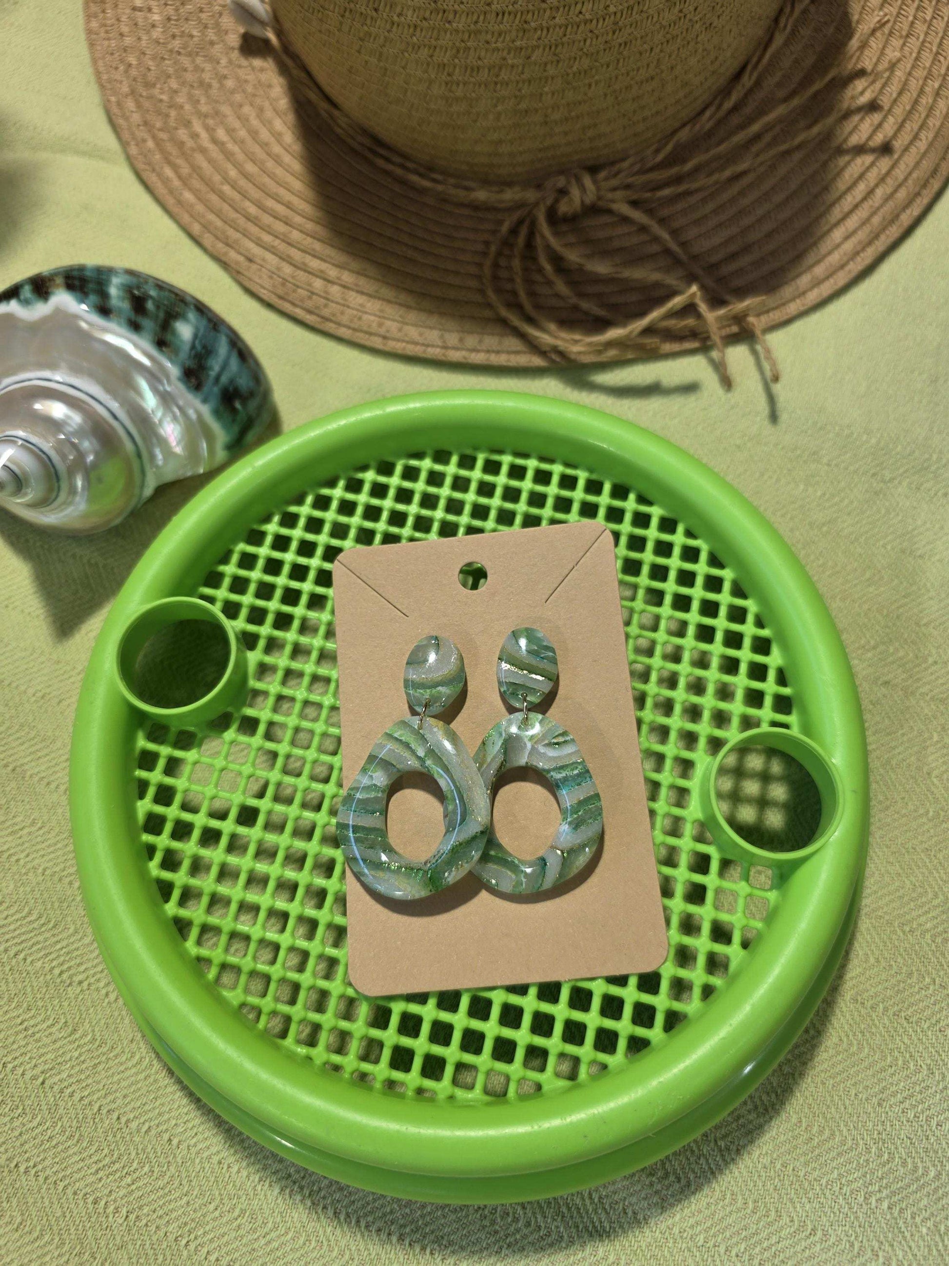 Vacances avec mes boucles d'oreilles en argile polymère "Pierres d'Eau" modèle Ondine - collection été 2025