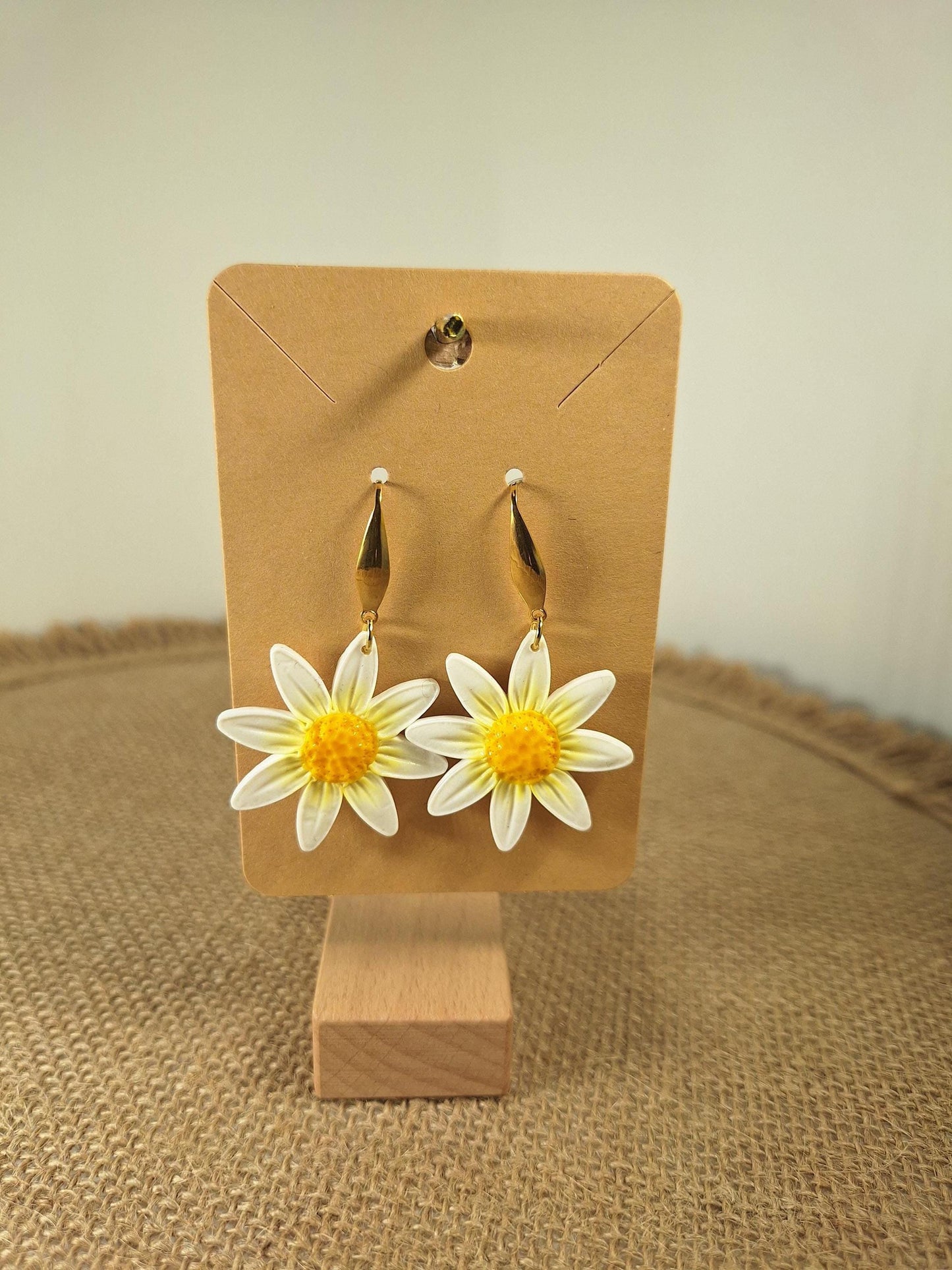 Boucles d'oreilles en argile polymère collection "Dans mon Jardin", modèles "Marguerite".