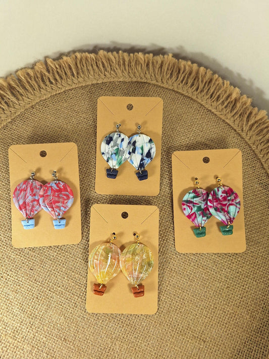 Boucles d'oreilles en argile polymère collection "Rêverie", modèle "Montgolfières".