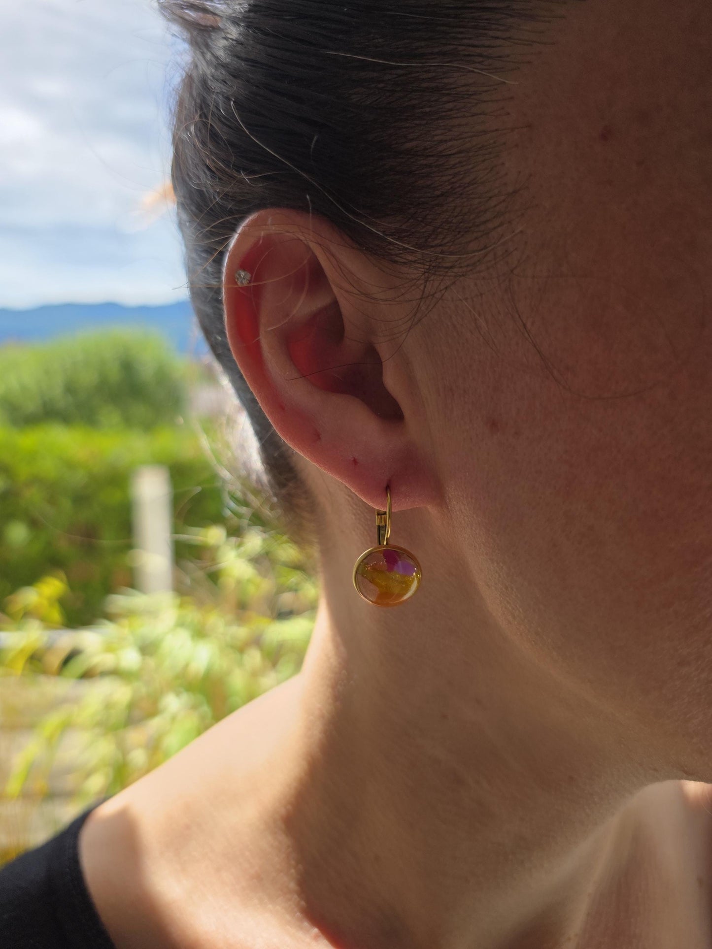 Boucles d'oreilles Emma, teinte "Sunset" en argile polymère, collection Sol, été 25