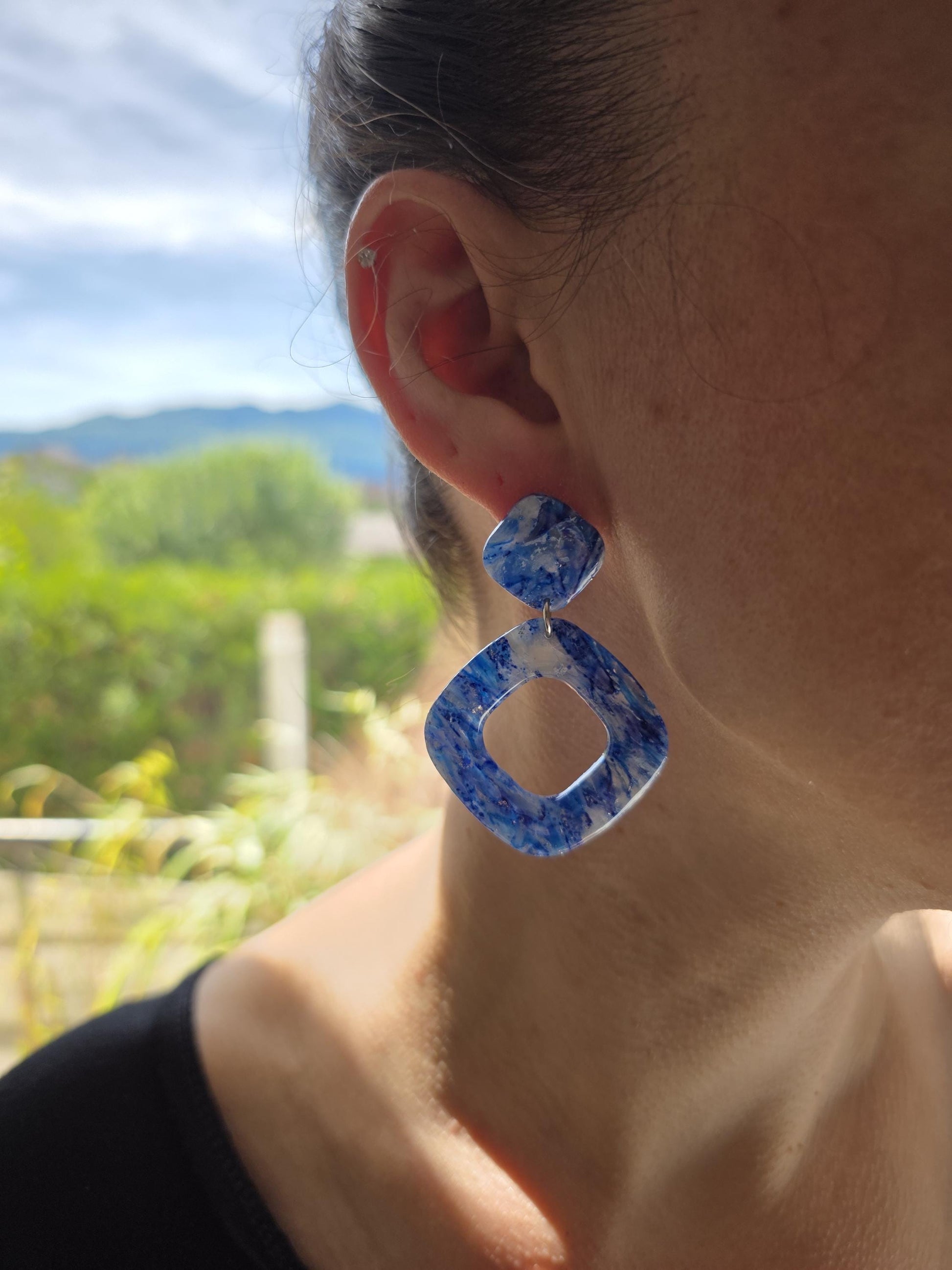 Magnifiques boucles d'oreilles en argile polymère "Pierres d'Eau" modèle Sophia - collection été 2025