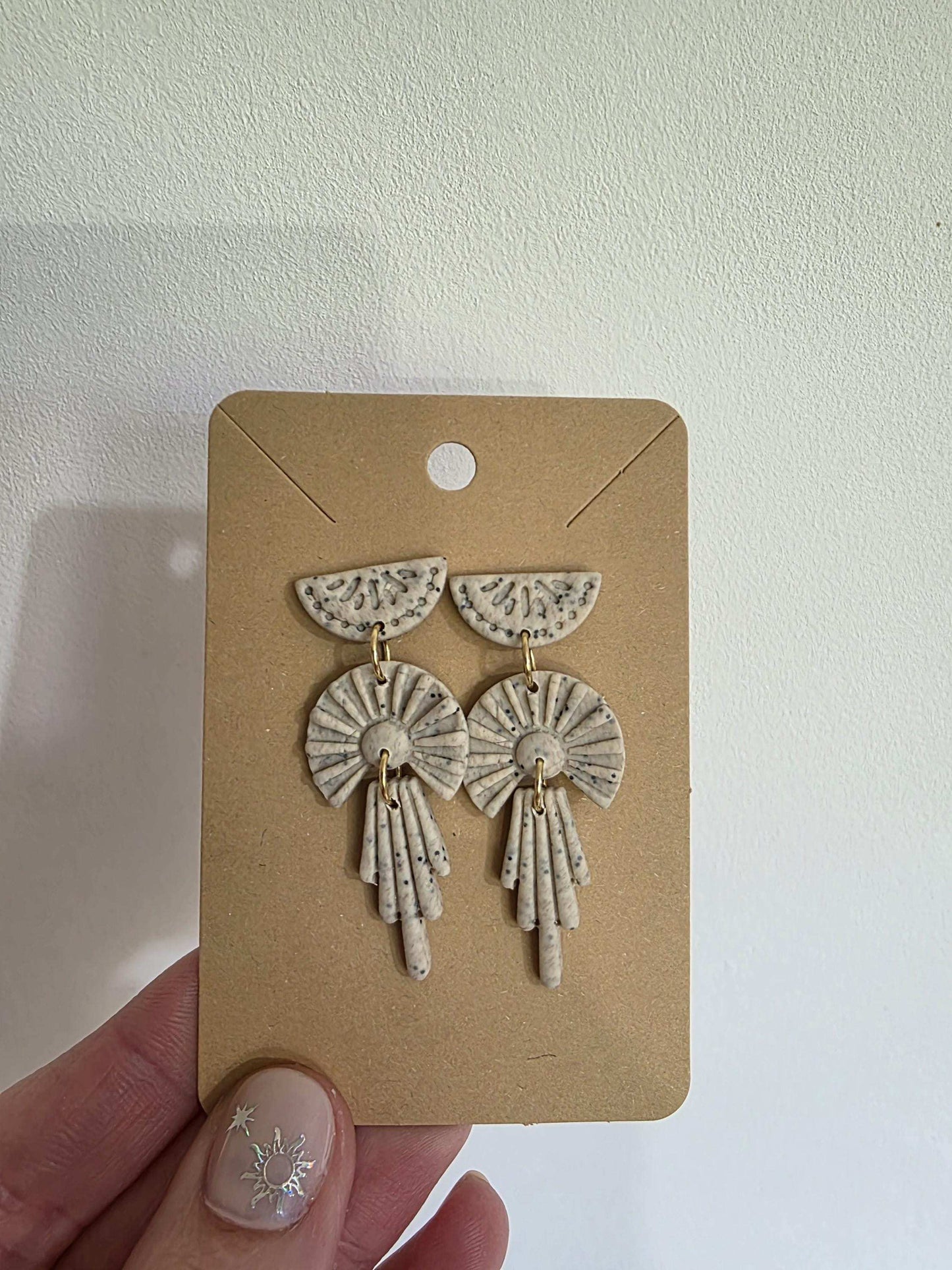 Boucles d'oreilles "Dakota" en argile polymère, collection "Bohemian Summer", été 25