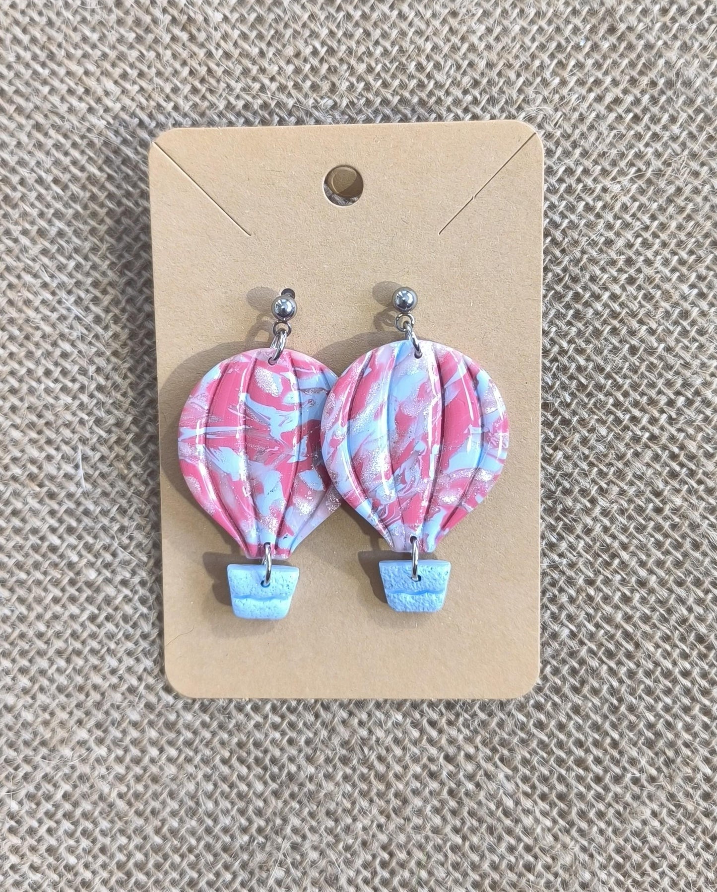 Boucles d'oreilles en argile polymère collection "Rêverie", modèle "Montgolfières".