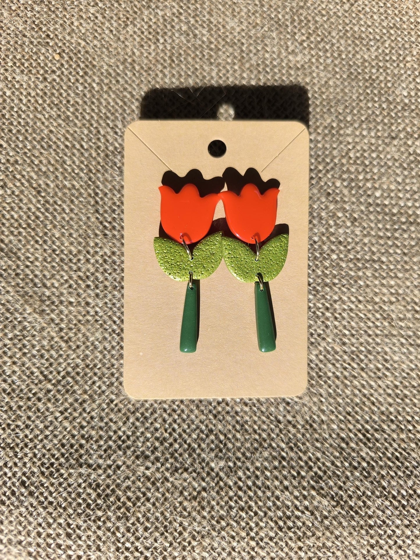 Boucles d'oreilles en argile polymère collection "Dans mon Jardin", modèle "Tulipe".