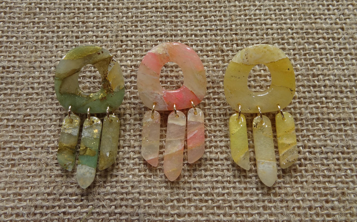 Boucles d'oreilles en argile polymère Pierres de Renaissance modèle Médusa