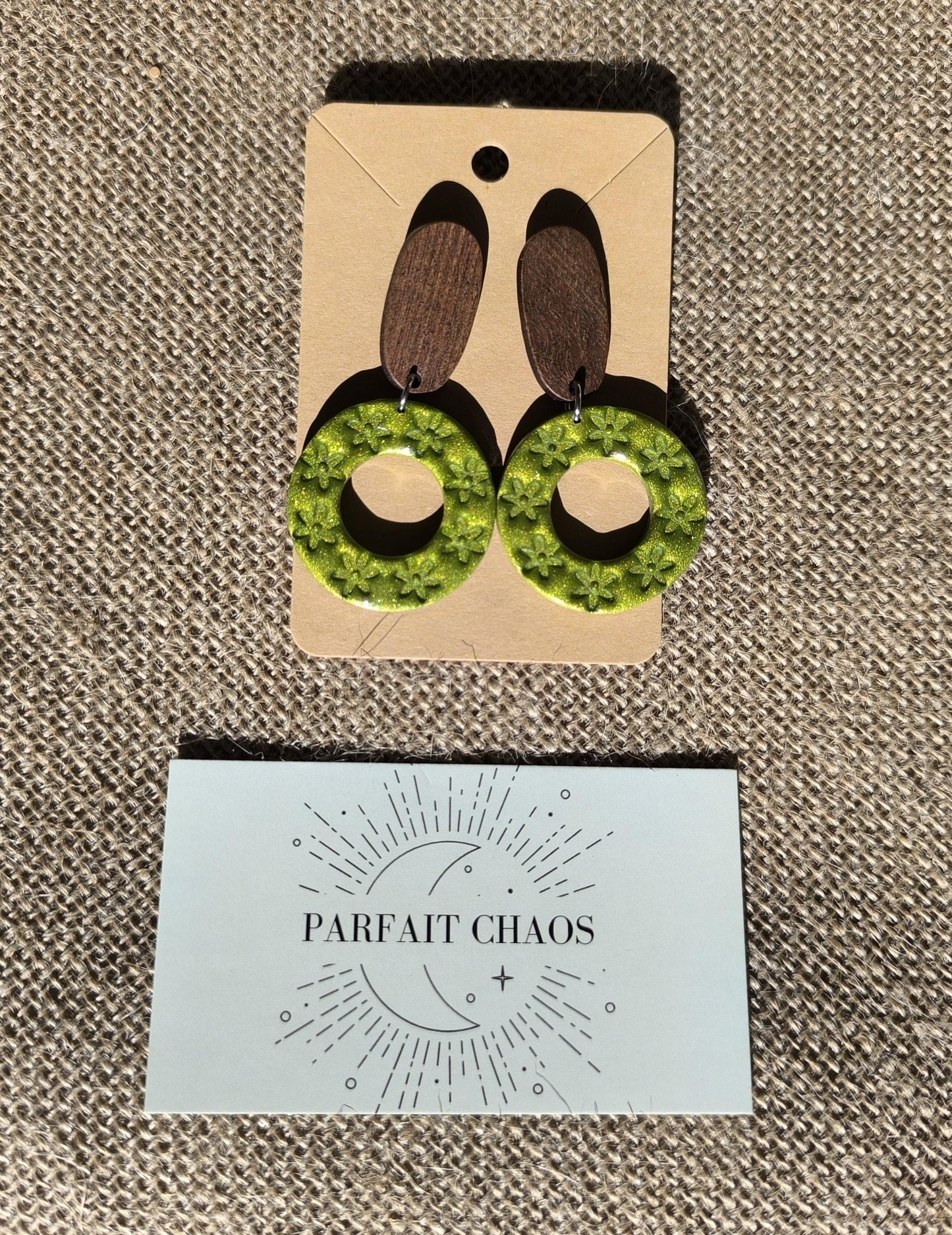 Boucles d'oreilles en argile polymère collection "Dans mon Jardin", modèle "Patricia".