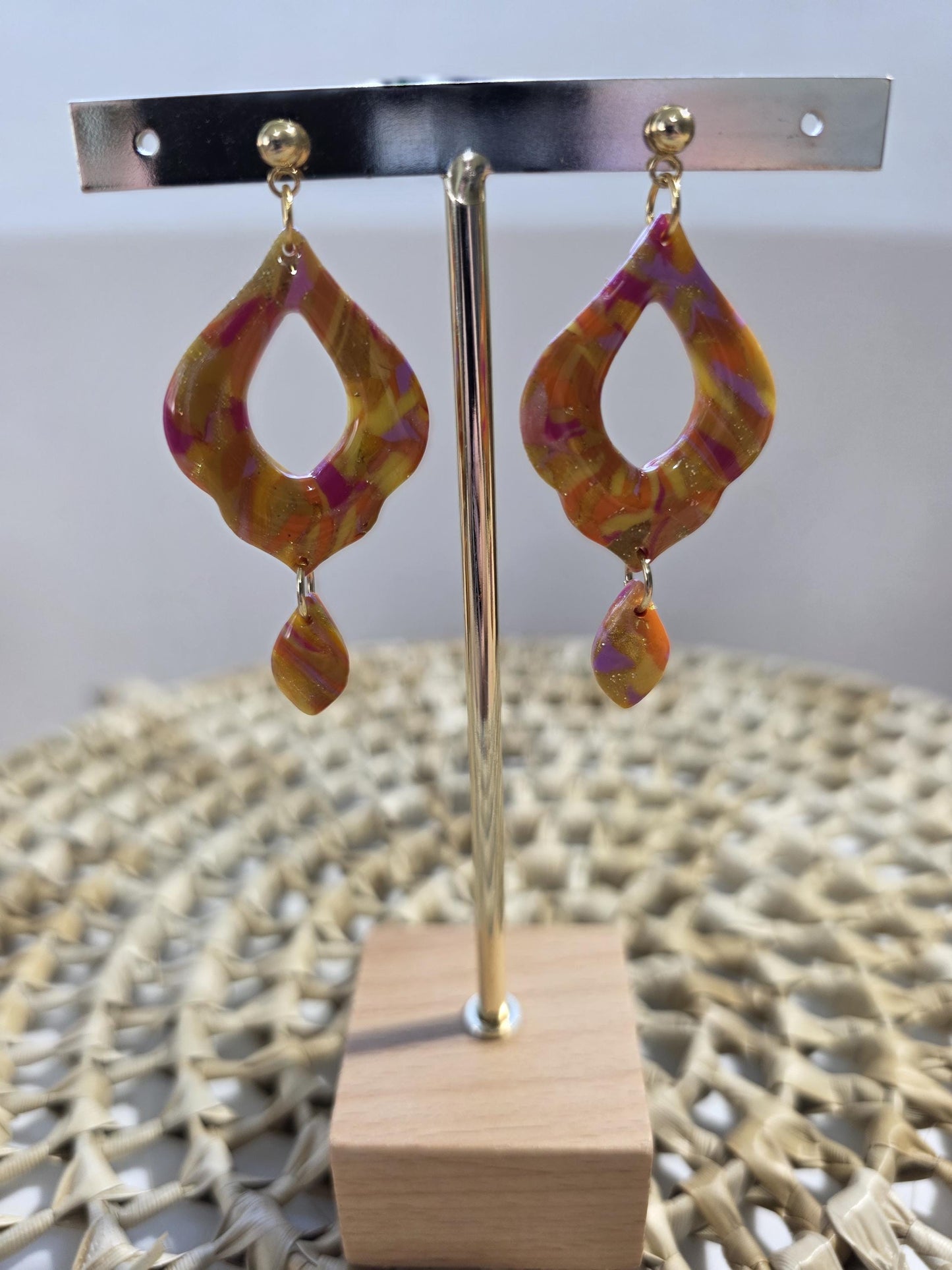 Boucles d'oreilles Jasmine, teinte "Sunset" en argile polymère, collection Sol, été 25