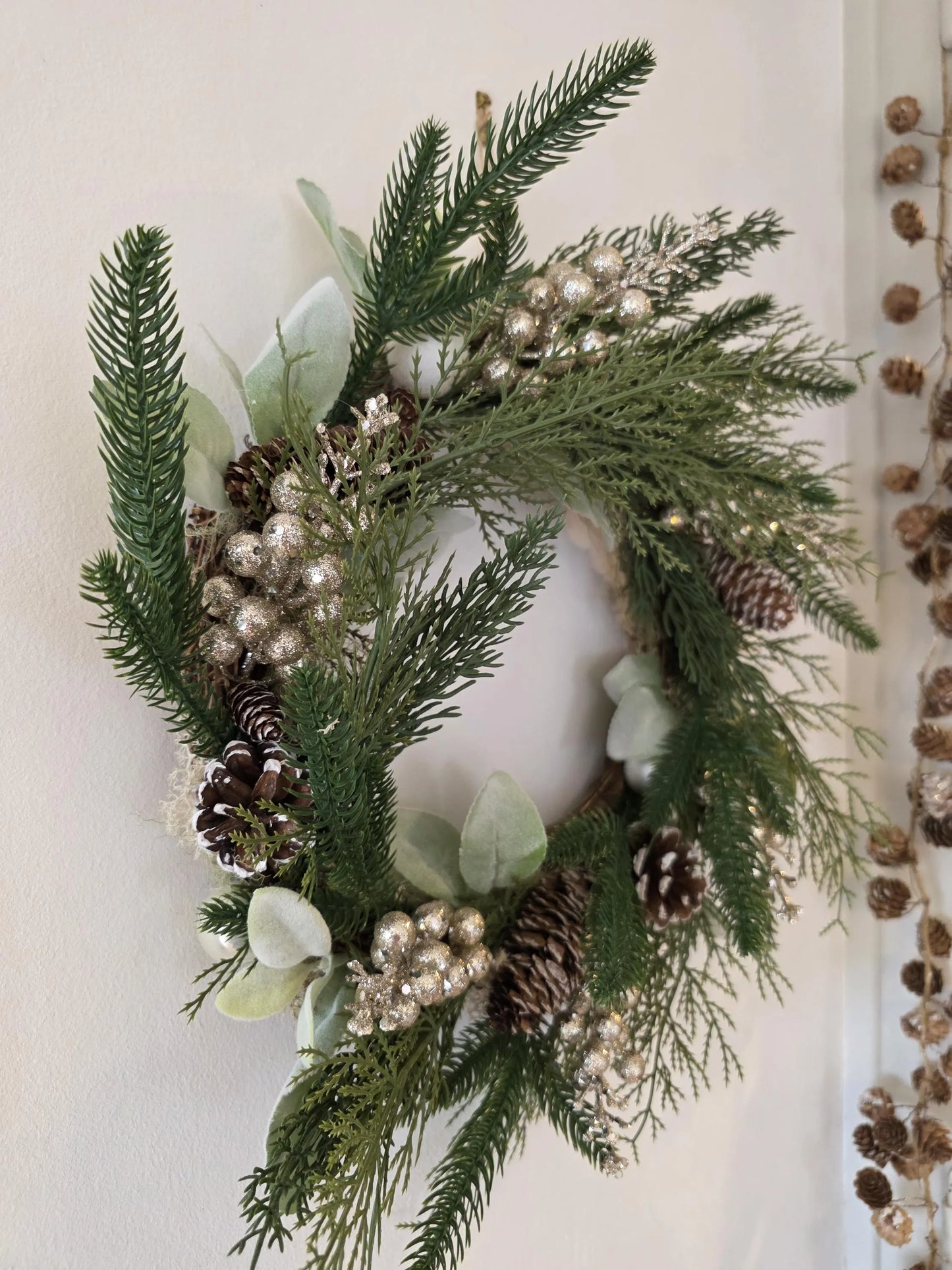 Lumière d’Hiver – Couronne de Noël artisanale unique