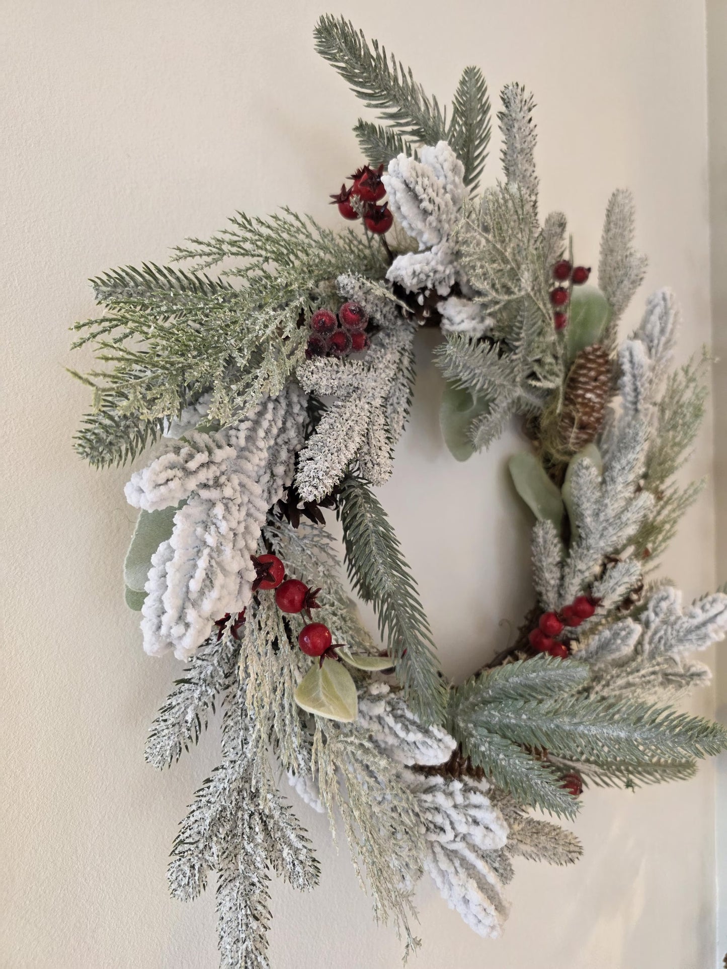 La Givrée – Couronne de Noël artisanale unique