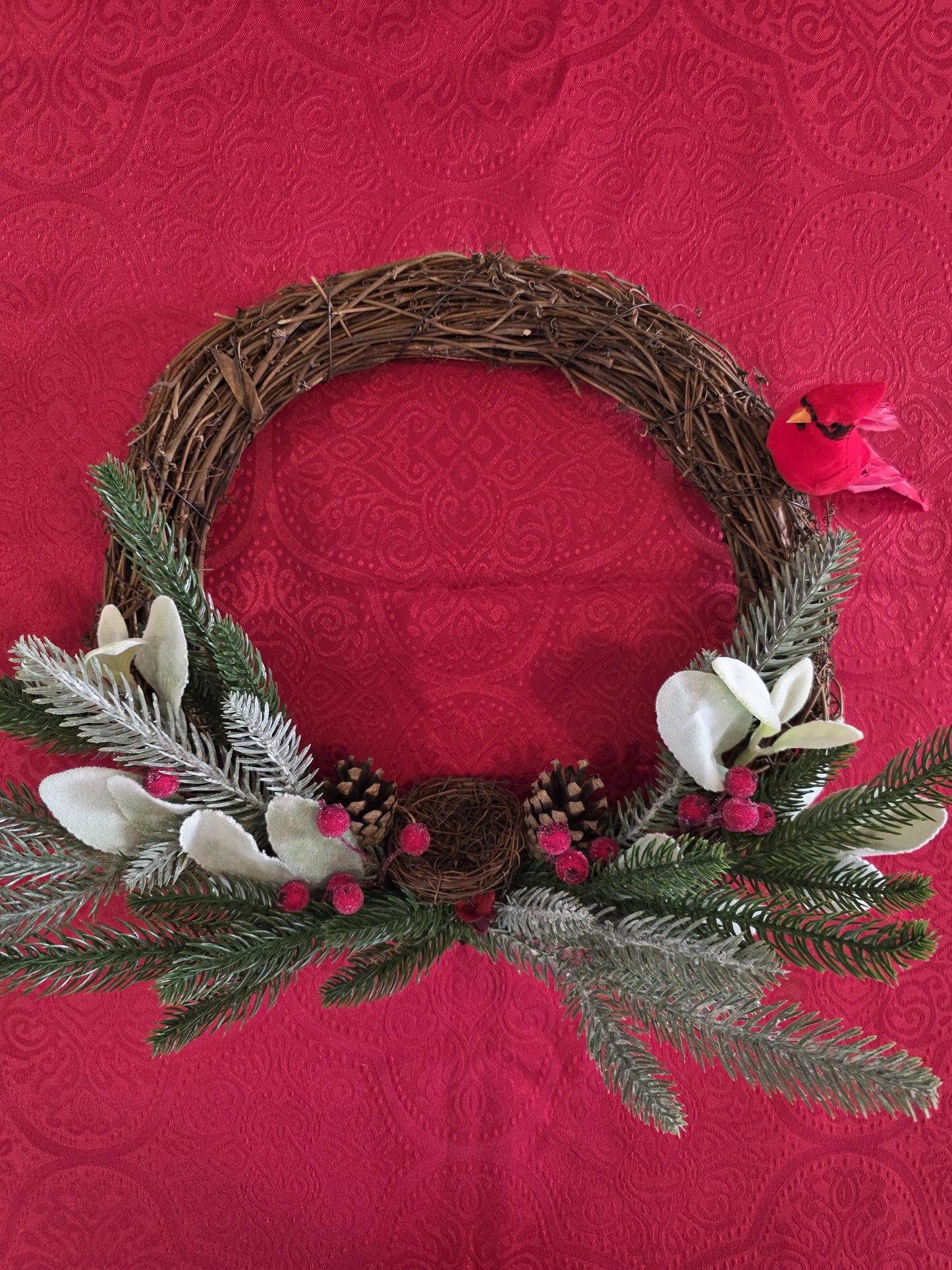 Cardinal du Jardin d’Hiver – Couronne de Noël artisanale unique