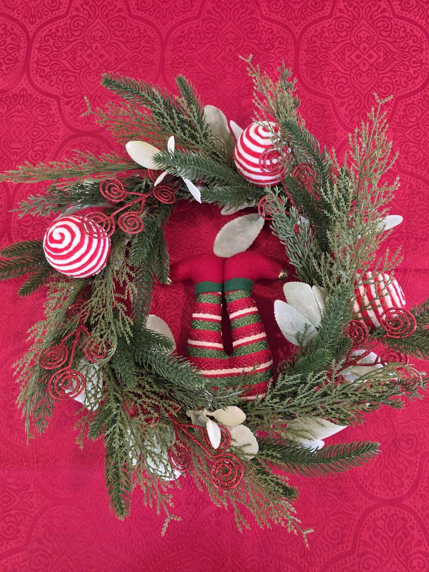 Le Lutin Farceur – Couronne de Noël artisanale unique