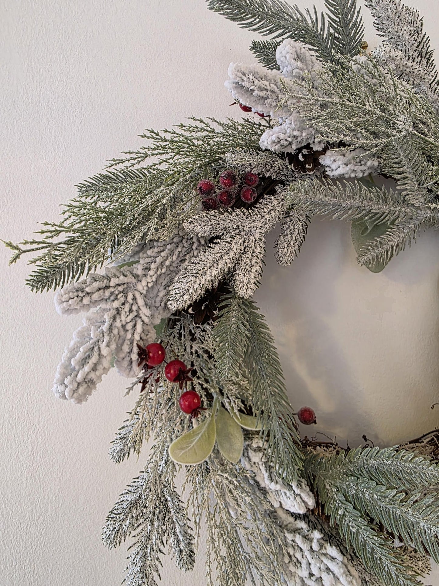 La Givrée – Couronne de Noël artisanale unique