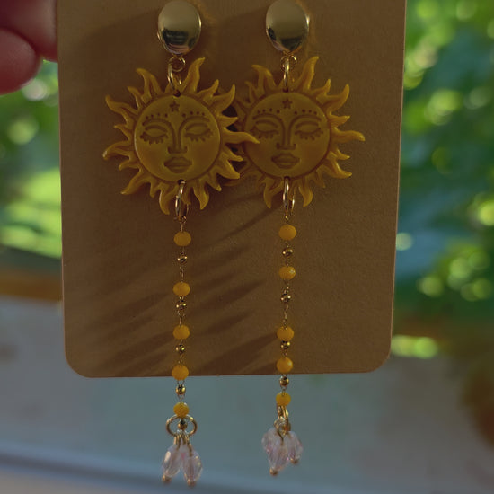 Video boucles d'oreilles puces en argile polymère “Héliade” - collection Sol - été 2025